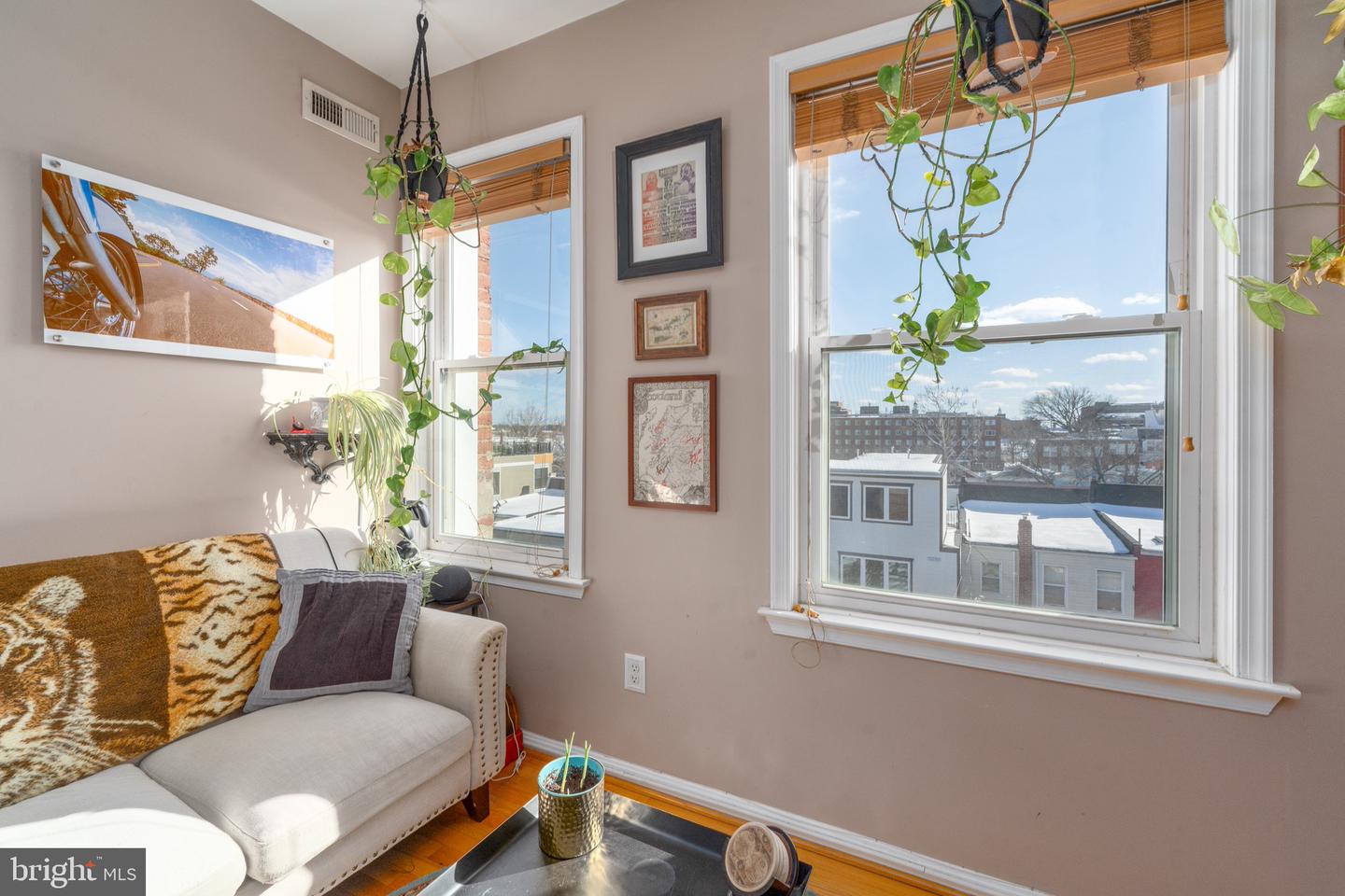 610 IRVING ST NW #306, WASHINGTON, District Of Columbia 20010, 2 Bedrooms Bedrooms, ,1 BathroomBathrooms,Residential,For sale,610 IRVING ST NW #306,DCDC2245614 MLS # DCDC2245614