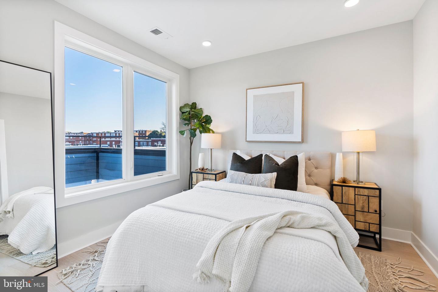 2019 M ST NE #PH9, WASHINGTON, District Of Columbia 20002, 2 Bedrooms Bedrooms, ,2 BathroomsBathrooms,Residential,For sale,2019 M ST NE #PH9,DCDC2245616 MLS # DCDC2245616