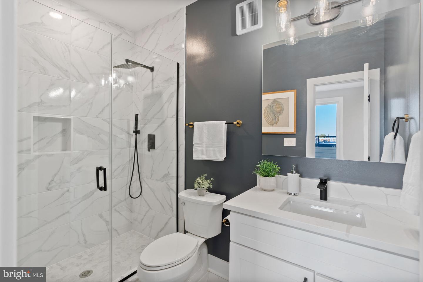 2019 M ST NE #PH9, WASHINGTON, District Of Columbia 20002, 2 Bedrooms Bedrooms, ,2 BathroomsBathrooms,Residential,For sale,2019 M ST NE #PH9,DCDC2245616 MLS # DCDC2245616