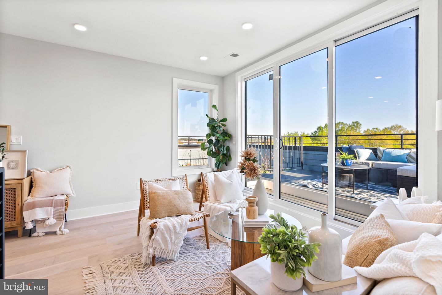 2019 M ST NE #PH9, WASHINGTON, District Of Columbia 20002, 2 Bedrooms Bedrooms, ,2 BathroomsBathrooms,Residential,For sale,2019 M ST NE #PH9,DCDC2245616 MLS # DCDC2245616