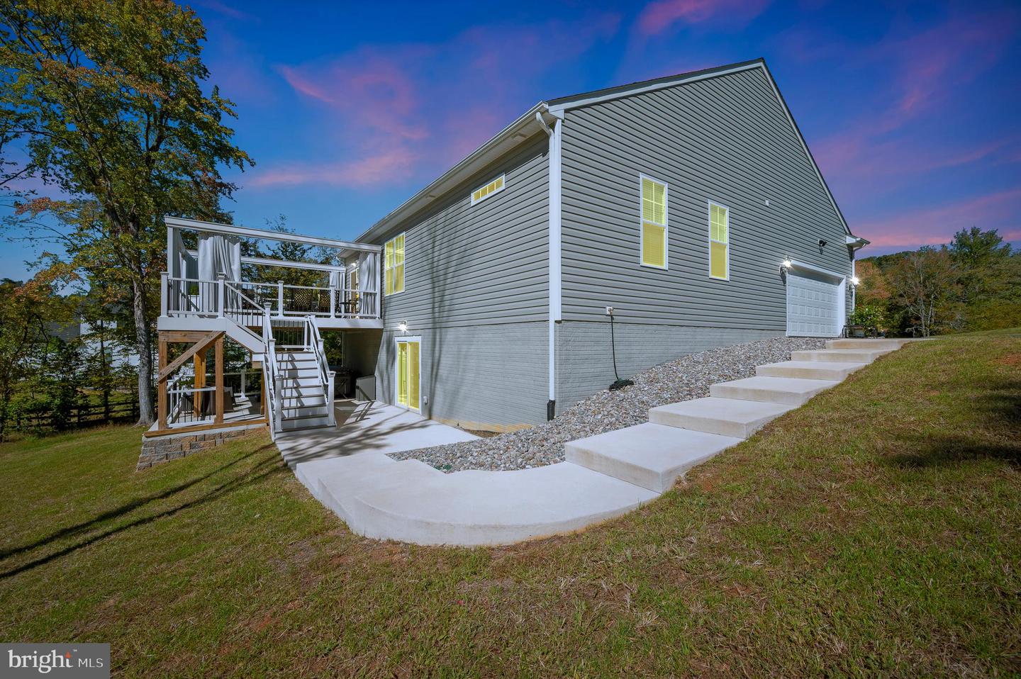 21 WALNUT GROVE DR, FREDERICKSBURG, Virginia 22406, 3 Bedrooms Bedrooms, ,3 BathroomsBathrooms,Residential,For sale,21 WALNUT GROVE DR,VAST2039942 MLS # VAST2039942