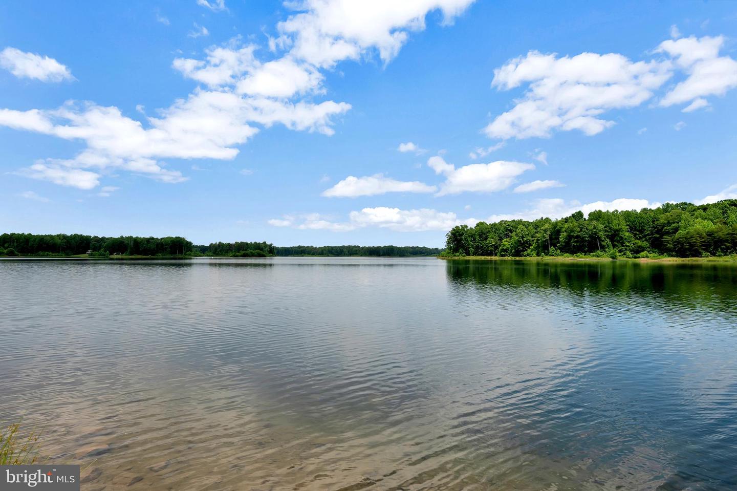 21 WALNUT GROVE DR, FREDERICKSBURG, Virginia 22406, 3 Bedrooms Bedrooms, ,3 BathroomsBathrooms,Residential,For sale,21 WALNUT GROVE DR,VAST2039942 MLS # VAST2039942