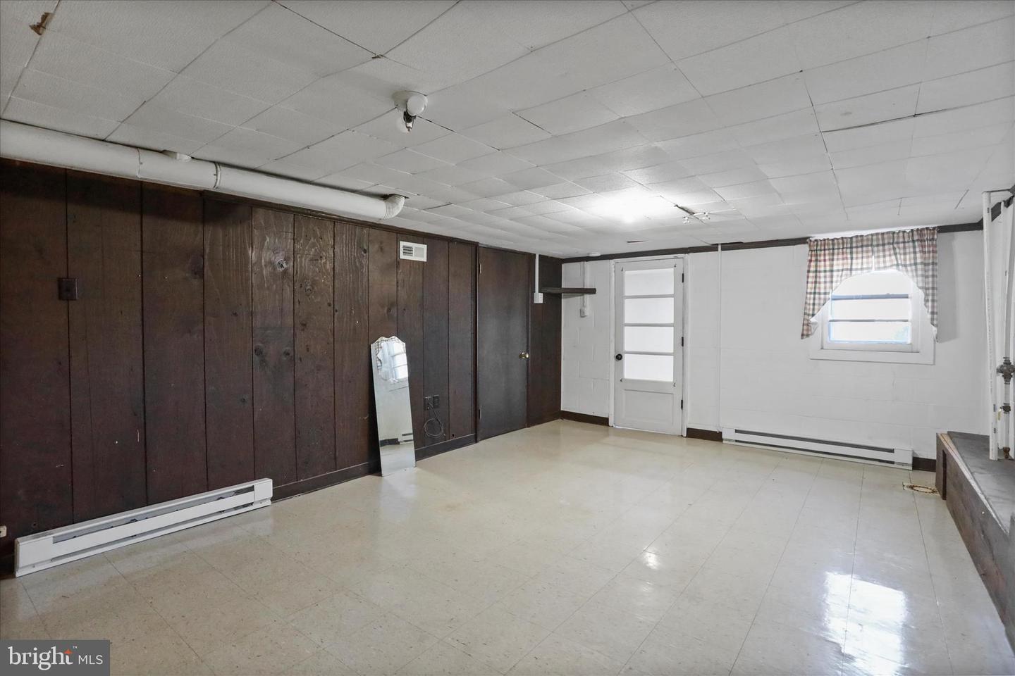 508 MASSANUTTEN HTS, WOODSTOCK, Virginia 22664, 4 Bedrooms Bedrooms, ,2 BathroomsBathrooms,Residential,For sale,508 MASSANUTTEN HTS,VASH2013024 MLS # VASH2013024