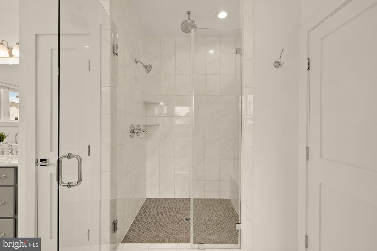 1814 PEABODY DR, FALLS CHURCH, Virginia 22043, 5 Bedrooms Bedrooms, ,4 BathroomsBathrooms,Residential,For sale,1814 PEABODY DR,VAFX2281546 MLS # VAFX2281546