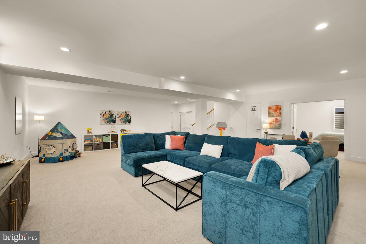 1814 PEABODY DR, FALLS CHURCH, Virginia 22043, 5 Bedrooms Bedrooms, ,4 BathroomsBathrooms,Residential,For sale,1814 PEABODY DR,VAFX2281546 MLS # VAFX2281546