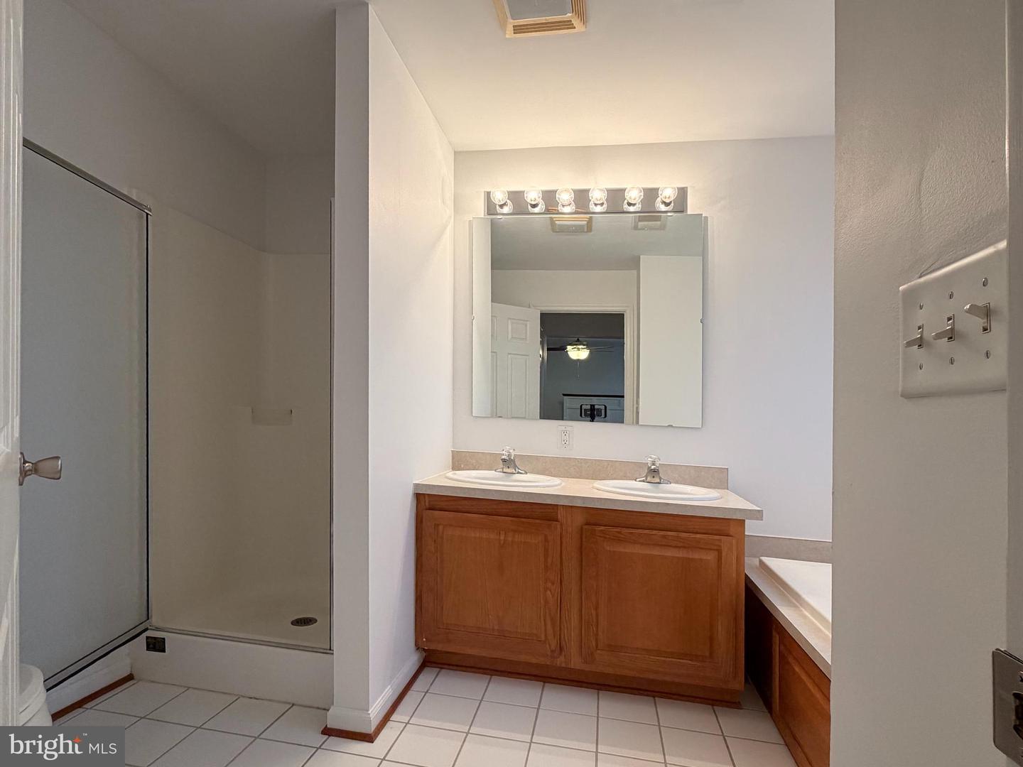 1986 RETTA GILLIAM CT SE, WASHINGTON, District Of Columbia 20020, 3 Bedrooms Bedrooms, ,3 BathroomsBathrooms,Residential,For sale,1986 RETTA GILLIAM CT SE,DCDC2234848 MLS # DCDC2234848