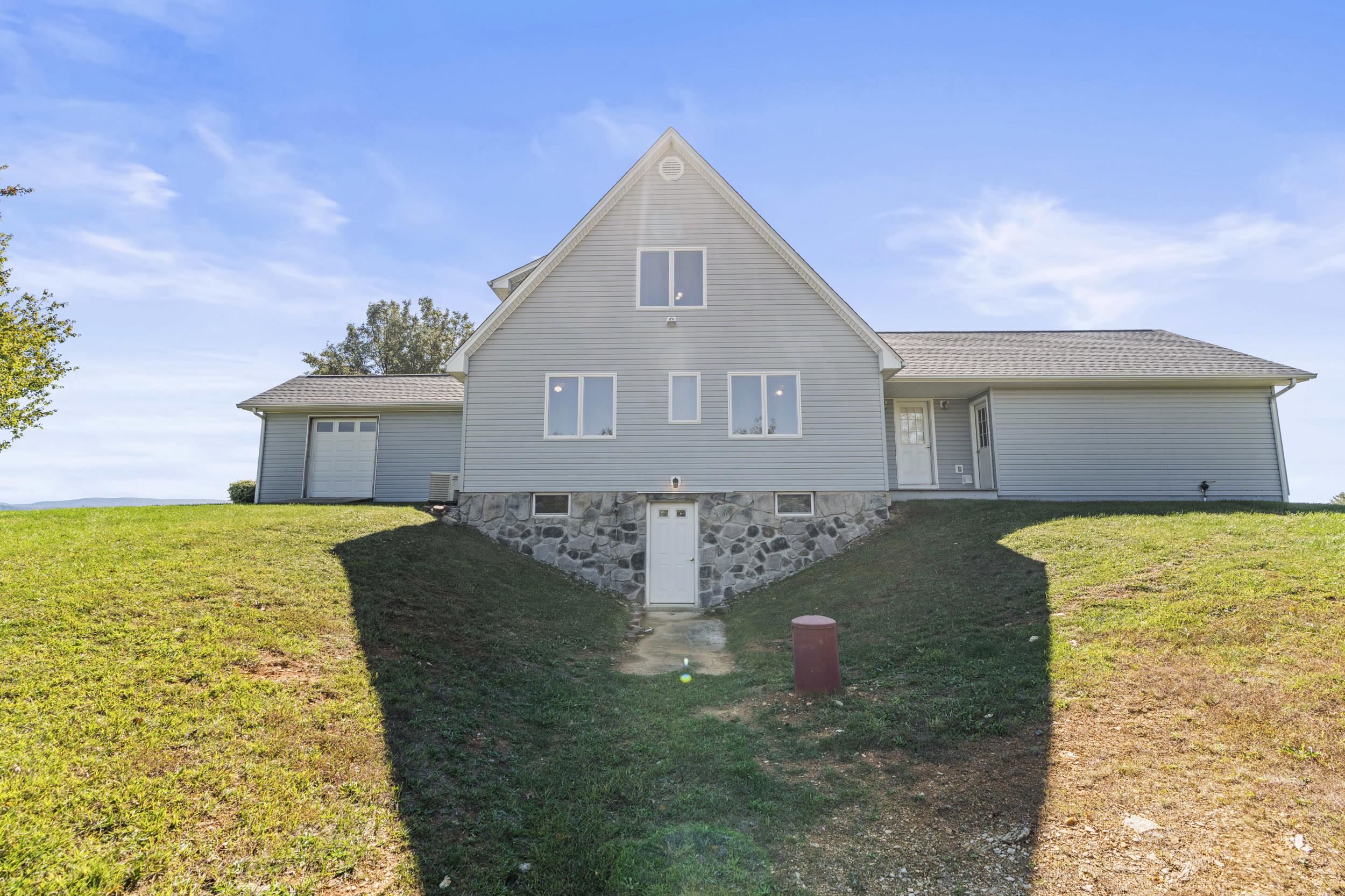 227 HUFFMAN LN, FAIRFIELD, Virginia 24435, 3 Bedrooms Bedrooms, ,2 BathroomsBathrooms,Residential,227 HUFFMAN LN,672172 MLS # 672172 227 HUFFMAN LN, FAIRFIELD, Virginia 24435, 3 Bedrooms Bedrooms, ,2 BathroomsBathrooms,Residential,227 HUFFMAN LN,672172 MLS # 672172