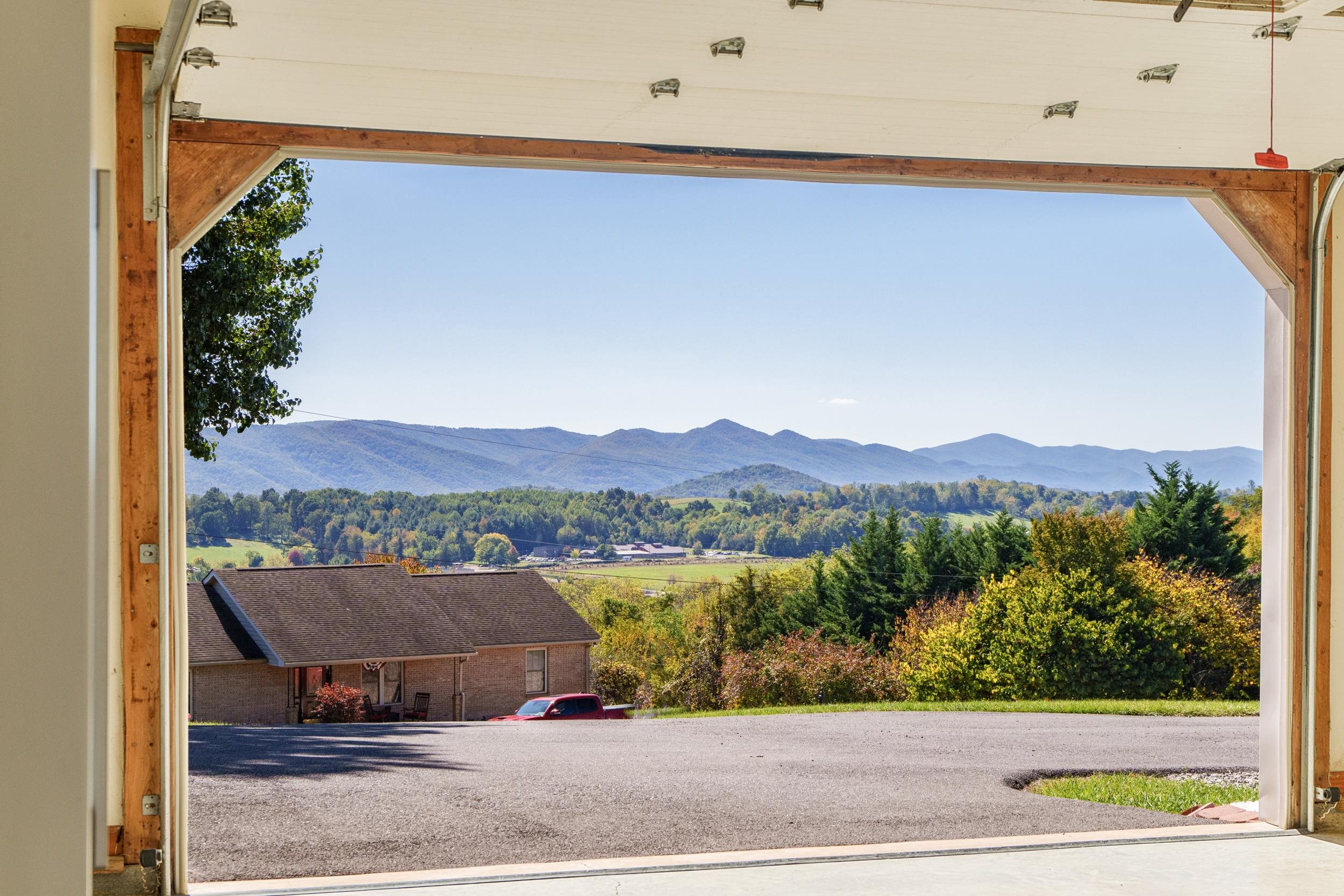 227 HUFFMAN LN, FAIRFIELD, Virginia 24435, 3 Bedrooms Bedrooms, ,2 BathroomsBathrooms,Residential,227 HUFFMAN LN,672172 MLS # 672172 227 HUFFMAN LN, FAIRFIELD, Virginia 24435, 3 Bedrooms Bedrooms, ,2 BathroomsBathrooms,Residential,227 HUFFMAN LN,672172 MLS # 672172