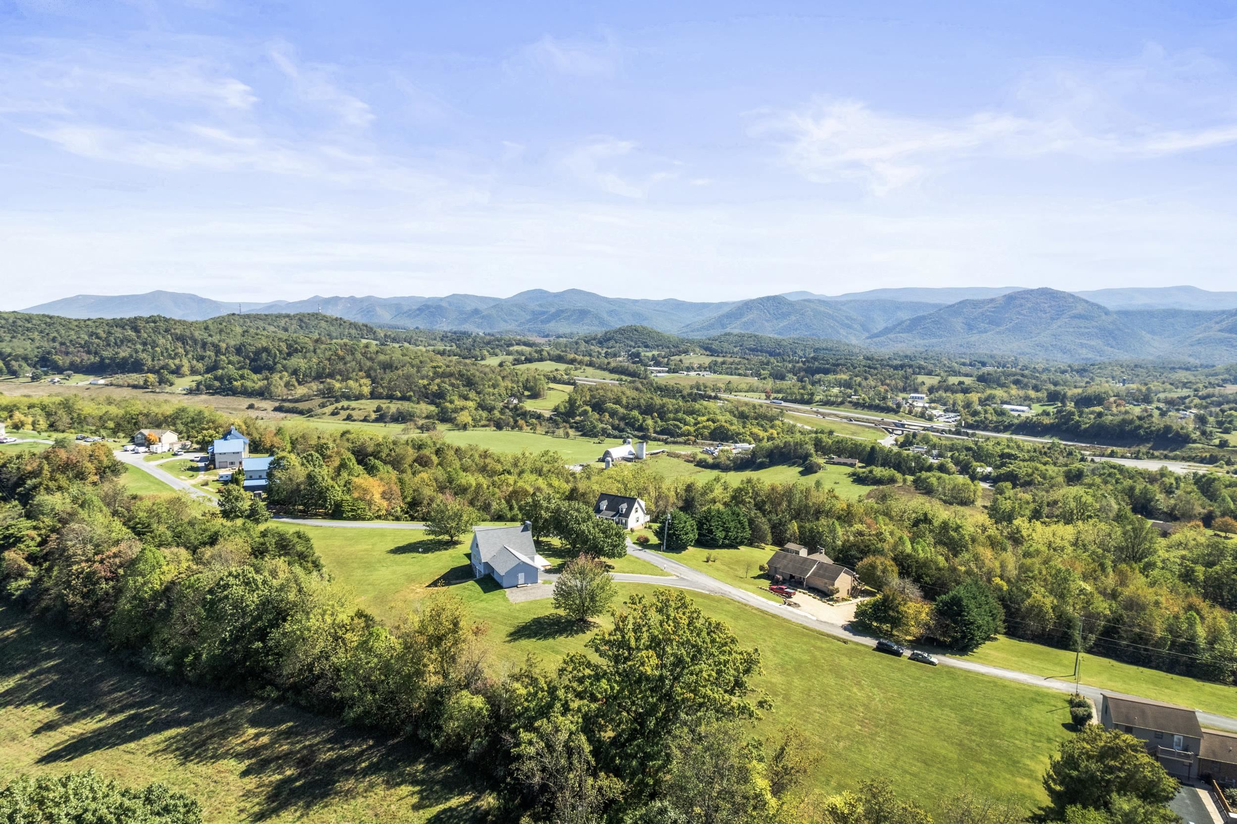 227 HUFFMAN LN, FAIRFIELD, Virginia 24435, 3 Bedrooms Bedrooms, ,2 BathroomsBathrooms,Residential,227 HUFFMAN LN,672172 MLS # 672172 227 HUFFMAN LN, FAIRFIELD, Virginia 24435, 3 Bedrooms Bedrooms, ,2 BathroomsBathrooms,Residential,227 HUFFMAN LN,672172 MLS # 672172