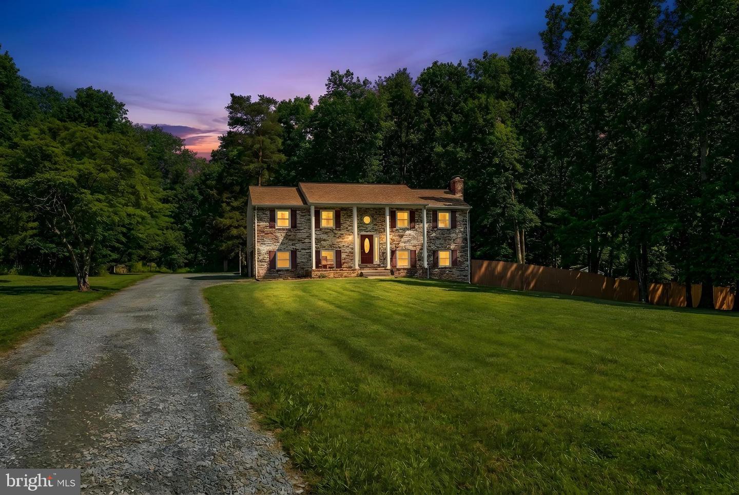 2 SAINT JAMES CT, STAFFORD, Virginia 22556, 4 Bedrooms Bedrooms, 12 Rooms Rooms,2 BathroomsBathrooms,Residential,For sale,2 SAINT JAMES CT,VAST2044932 MLS # VAST2044932