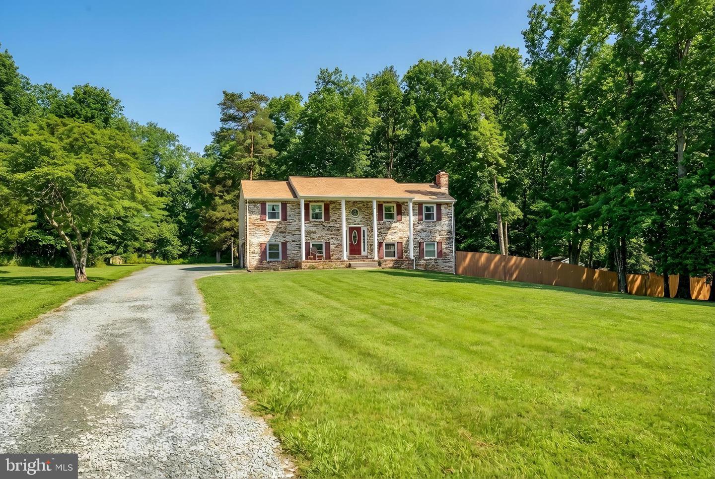 2 SAINT JAMES CT, STAFFORD, Virginia 22556, 4 Bedrooms Bedrooms, 12 Rooms Rooms,2 BathroomsBathrooms,Residential,For sale,2 SAINT JAMES CT,VAST2044932 MLS # VAST2044932