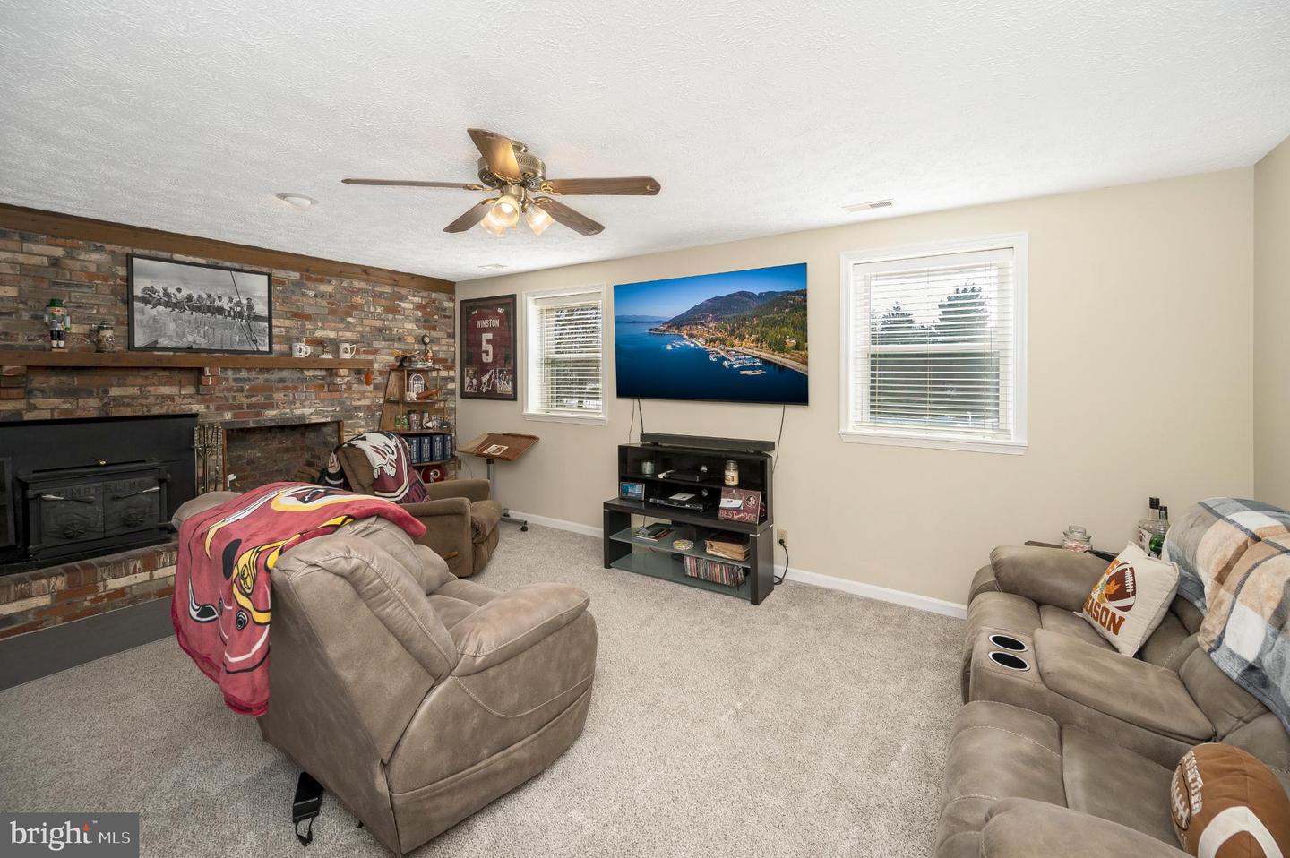 2 SAINT JAMES CT, STAFFORD, Virginia 22556, 4 Bedrooms Bedrooms, 12 Rooms Rooms,2 BathroomsBathrooms,Residential,For sale,2 SAINT JAMES CT,VAST2044932 MLS # VAST2044932