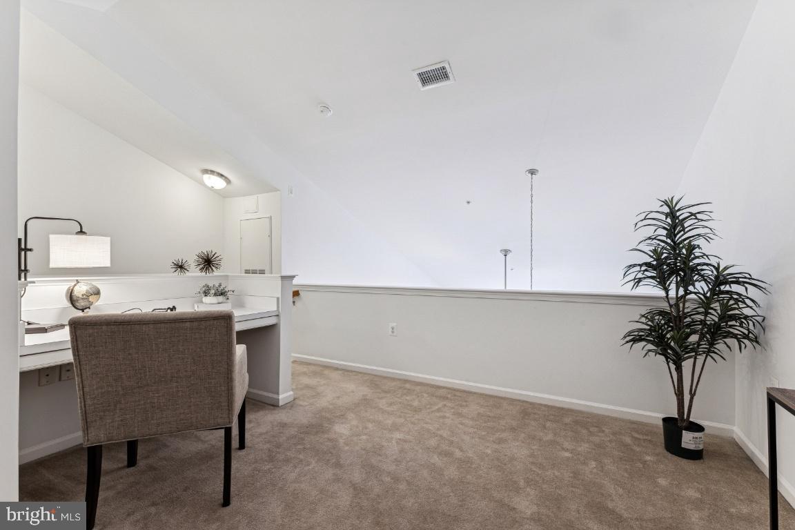 3810 LIGHTFOOT ST #404, CHANTILLY, Virginia 20151, 1 Bedroom Bedrooms, 6 Rooms Rooms,1 BathroomBathrooms,Residential,For sale,3810 LIGHTFOOT ST #404,VAFX2283884 MLS # VAFX2283884