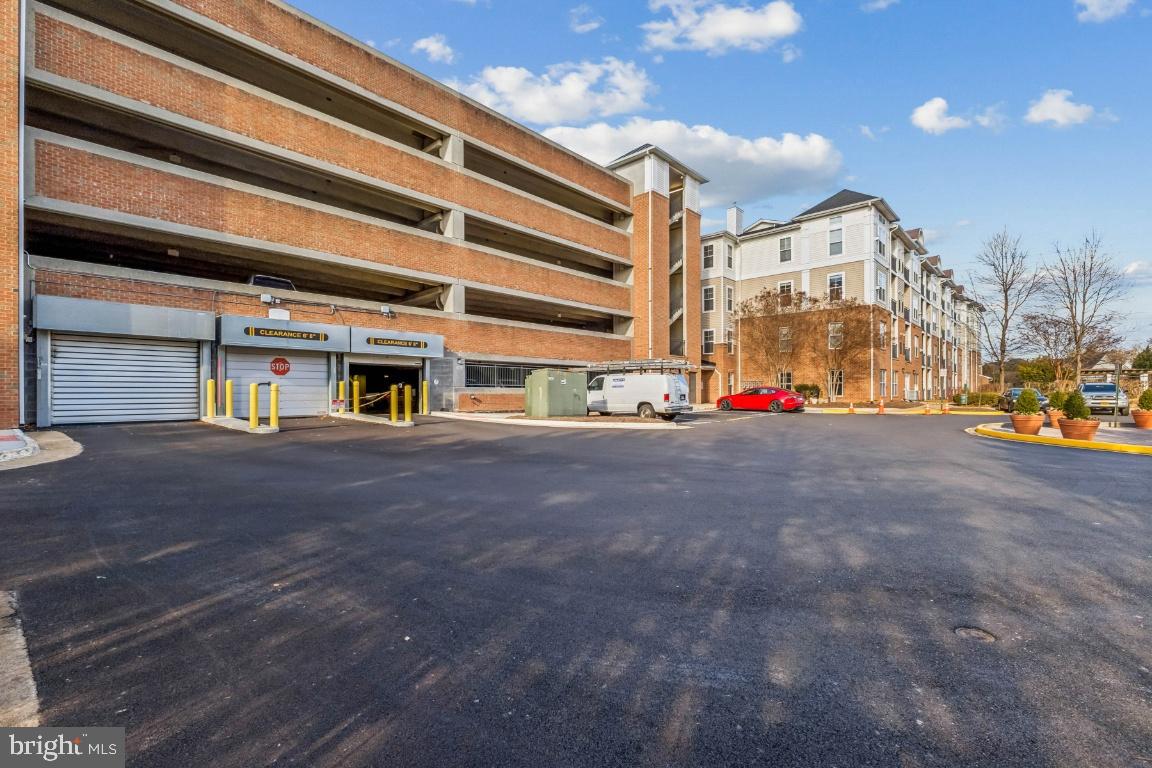 3810 LIGHTFOOT ST #404, CHANTILLY, Virginia 20151, 1 Bedroom Bedrooms, 6 Rooms Rooms,1 BathroomBathrooms,Residential,For sale,3810 LIGHTFOOT ST #404,VAFX2283884 MLS # VAFX2283884