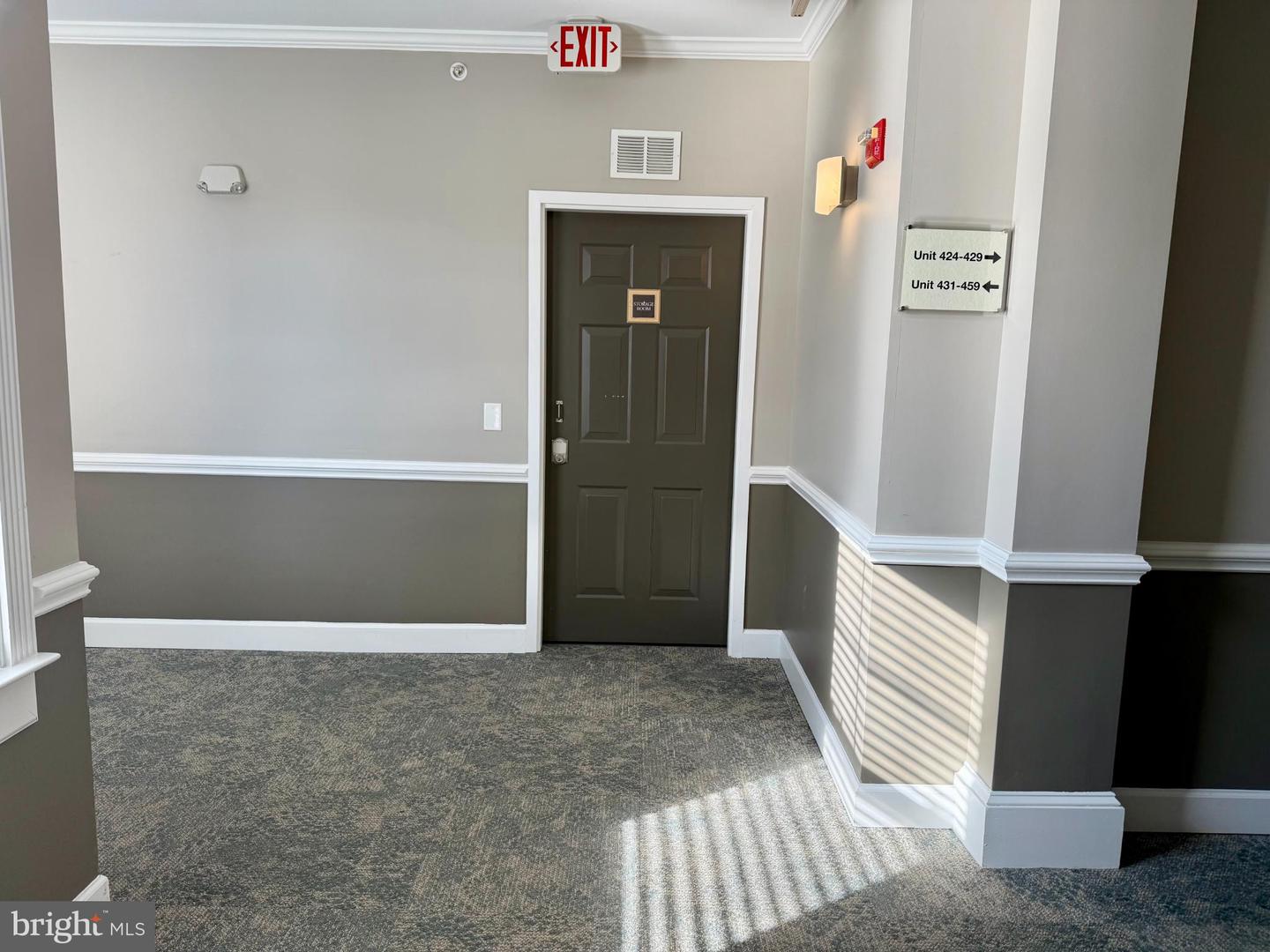 3810 LIGHTFOOT ST #404, CHANTILLY, Virginia 20151, 1 Bedroom Bedrooms, 6 Rooms Rooms,1 BathroomBathrooms,Residential,For sale,3810 LIGHTFOOT ST #404,VAFX2283884 MLS # VAFX2283884