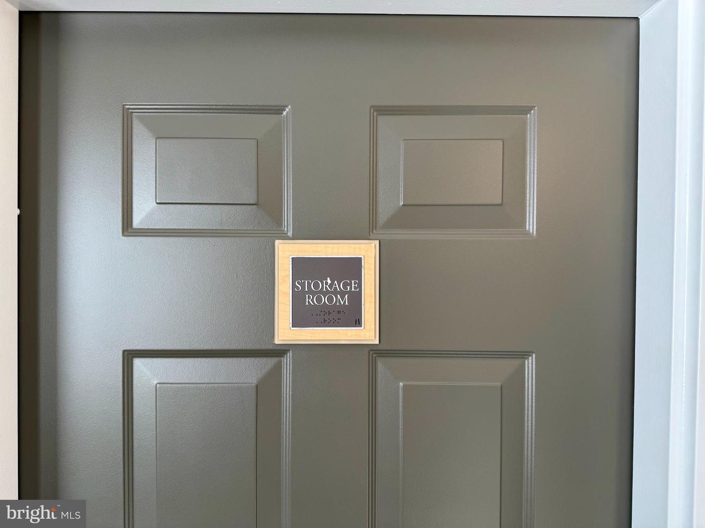 3810 LIGHTFOOT ST #404, CHANTILLY, Virginia 20151, 1 Bedroom Bedrooms, 6 Rooms Rooms,1 BathroomBathrooms,Residential,For sale,3810 LIGHTFOOT ST #404,VAFX2283884 MLS # VAFX2283884