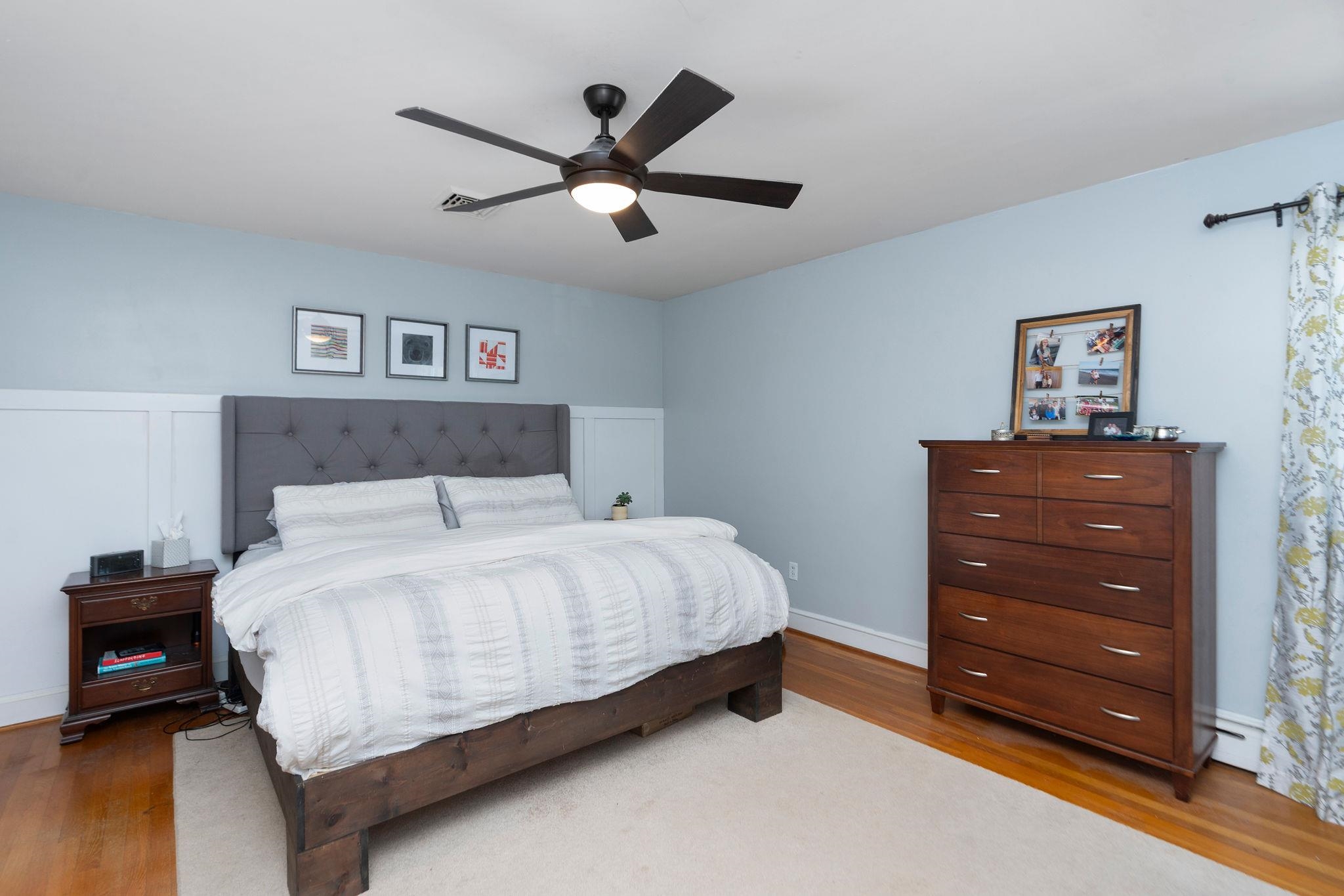 Approximately 15'5' x 13'2