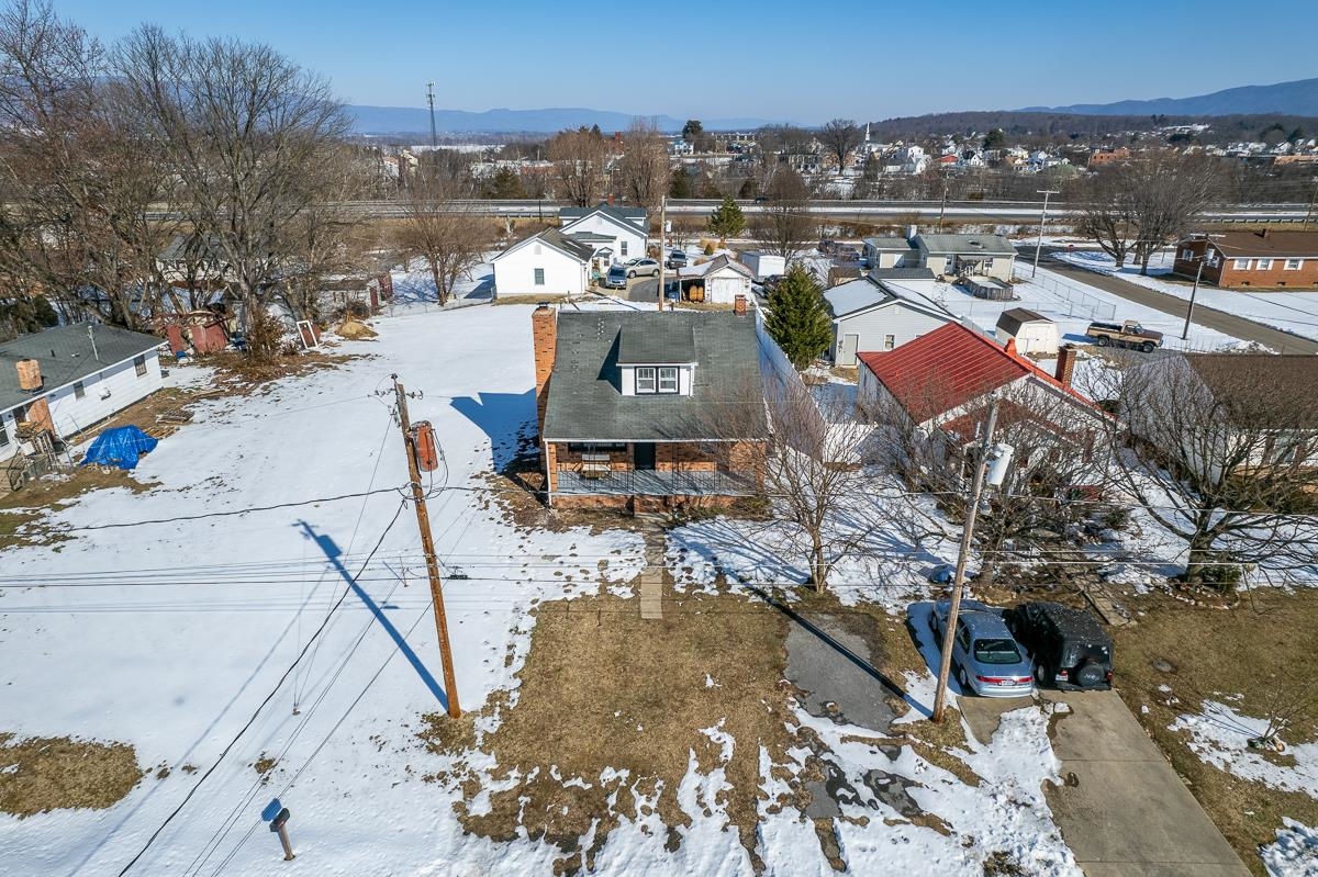 314 W SPRING AVE, ELKTON, Virginia 22827, 3 Bedrooms Bedrooms, ,1 BathroomBathrooms,Residential,314 W SPRING AVE,673238 MLS # 673238 314 W SPRING AVE, ELKTON, Virginia 22827, 3 Bedrooms Bedrooms, ,1 BathroomBathrooms,Residential,314 W SPRING AVE,673238 MLS # 673238