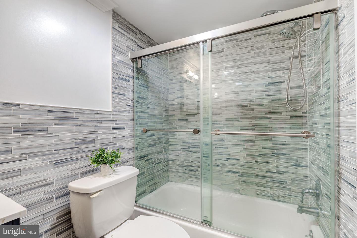 517 N ARMISTEAD ST #303, ALEXANDRIA, Virginia 22312, 3 Bedrooms Bedrooms, ,2 BathroomsBathrooms,Residential,For sale,517 N ARMISTEAD ST #303,VAAX2052960 MLS # VAAX2052960