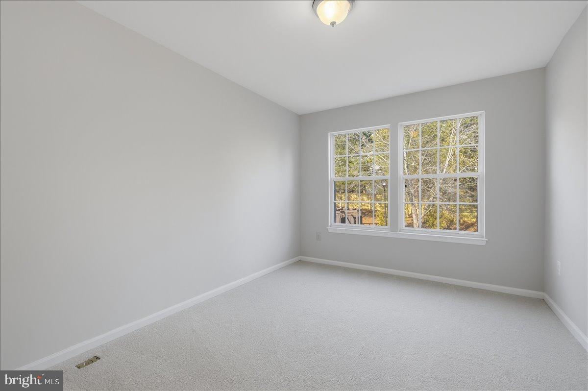 8307 GREEN HERON WAY #11, LORTON, Virginia 22079, 3 Bedrooms Bedrooms, 6 Rooms Rooms,2 BathroomsBathrooms,Residential,For sale,8307 GREEN HERON WAY #11,VAFX2285144 MLS # VAFX2285144