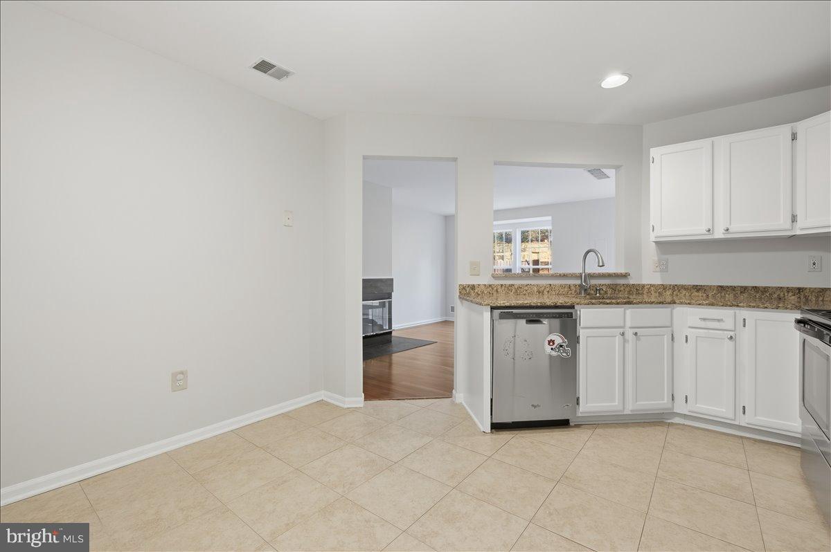 8307 GREEN HERON WAY #11, LORTON, Virginia 22079, 3 Bedrooms Bedrooms, 6 Rooms Rooms,2 BathroomsBathrooms,Residential,For sale,8307 GREEN HERON WAY #11,VAFX2285144 MLS # VAFX2285144