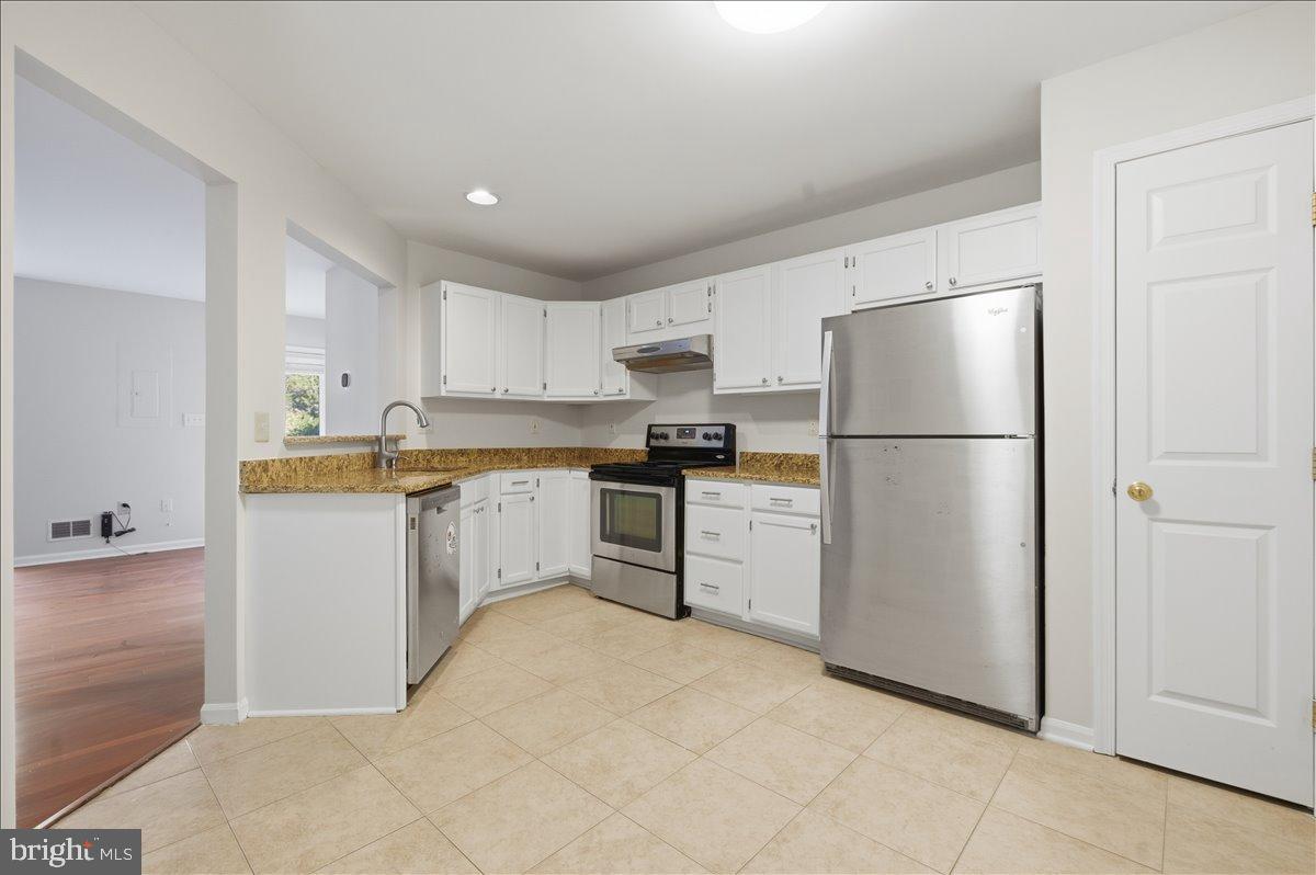 8307 GREEN HERON WAY #11, LORTON, Virginia 22079, 3 Bedrooms Bedrooms, 6 Rooms Rooms,2 BathroomsBathrooms,Residential,For sale,8307 GREEN HERON WAY #11,VAFX2285144 MLS # VAFX2285144