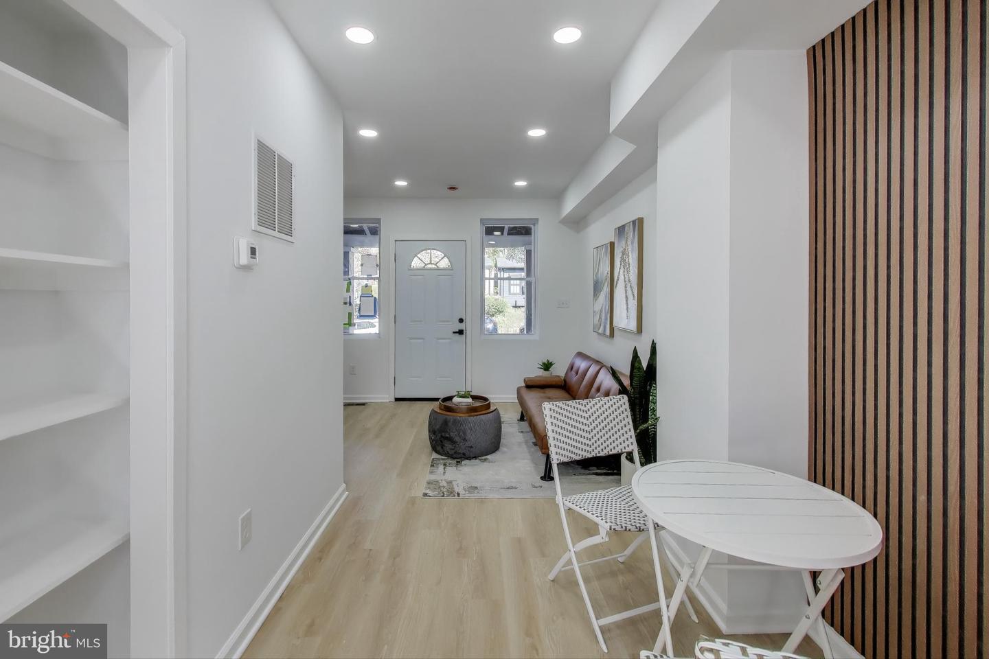 1721 L ST NE, WASHINGTON, District Of Columbia 20002, 2 Bedrooms Bedrooms, ,2 BathroomsBathrooms,Residential,For sale,1721 L ST NE,DCDC2241060 MLS # DCDC2241060