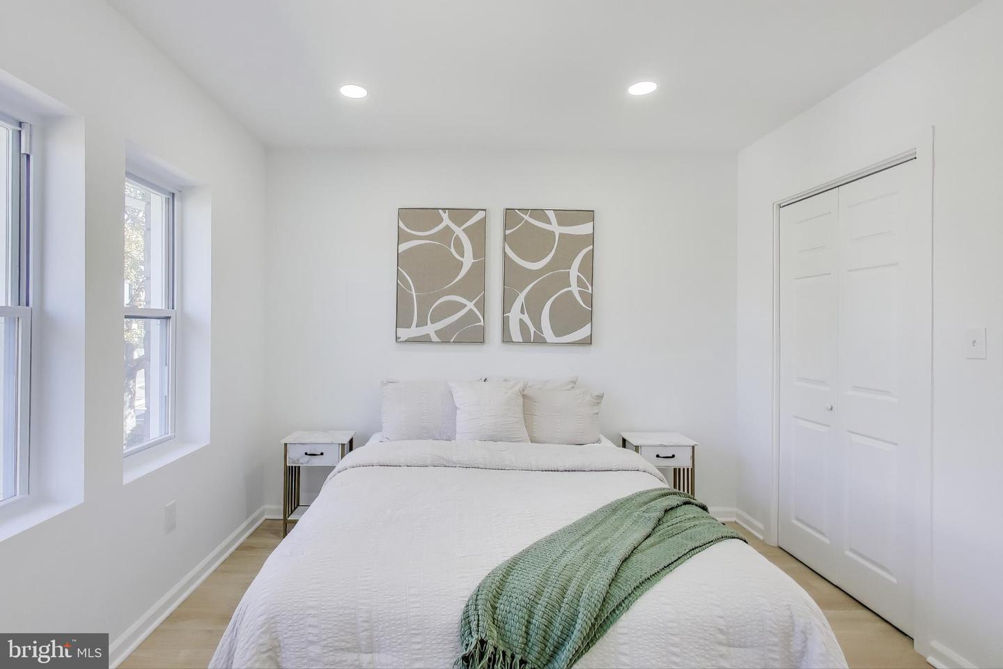 1721 L ST NE, WASHINGTON, District Of Columbia 20002, 2 Bedrooms Bedrooms, ,2 BathroomsBathrooms,Residential,For sale,1721 L ST NE,DCDC2241060 MLS # DCDC2241060