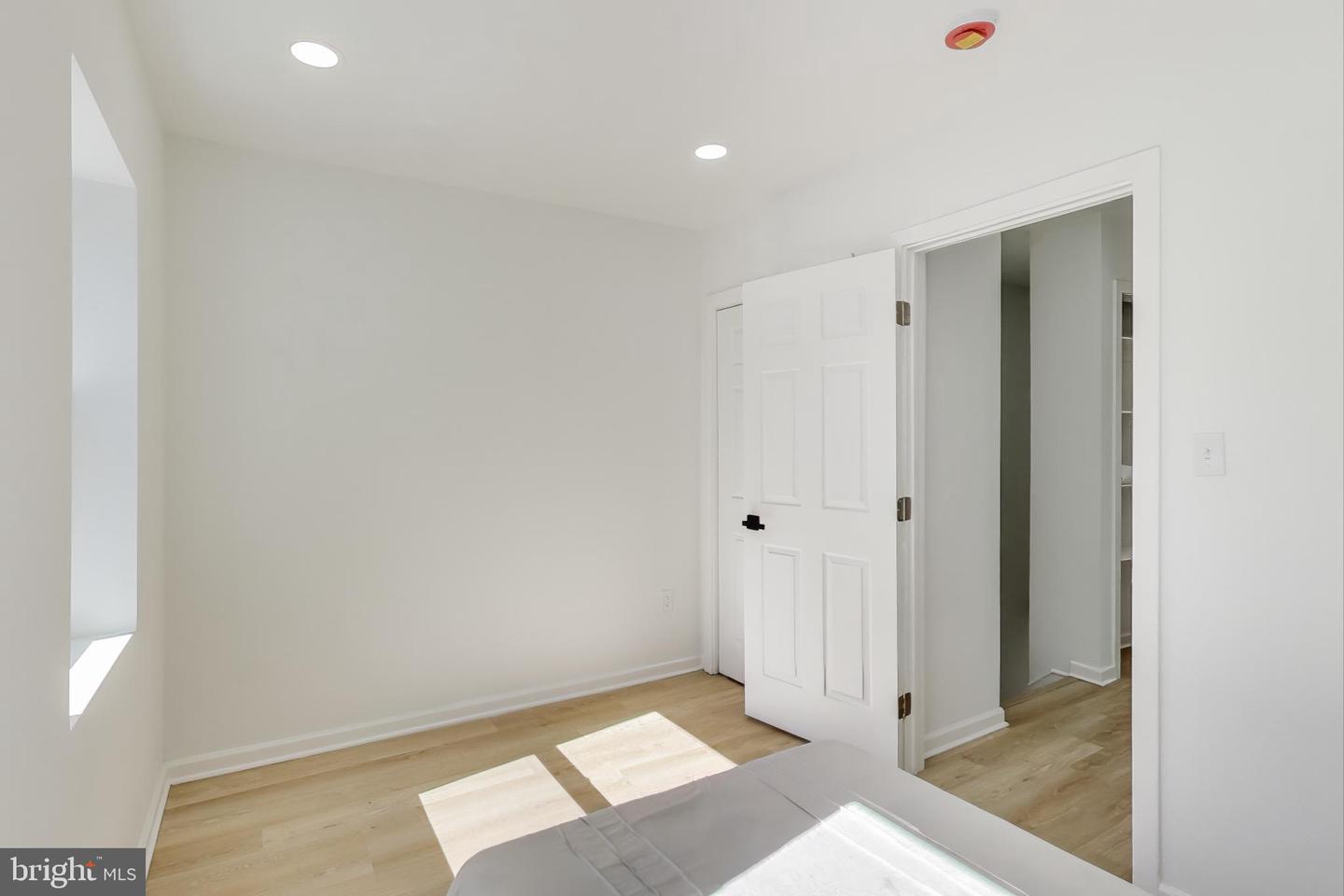 1721 L ST NE, WASHINGTON, District Of Columbia 20002, 2 Bedrooms Bedrooms, ,2 BathroomsBathrooms,Residential,For sale,1721 L ST NE,DCDC2241060 MLS # DCDC2241060