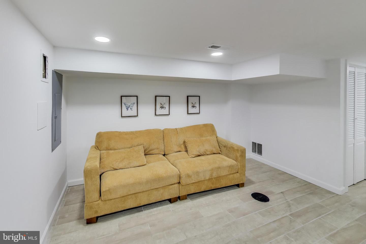 1721 L ST NE, WASHINGTON, District Of Columbia 20002, 2 Bedrooms Bedrooms, ,2 BathroomsBathrooms,Residential,For sale,1721 L ST NE,DCDC2241060 MLS # DCDC2241060