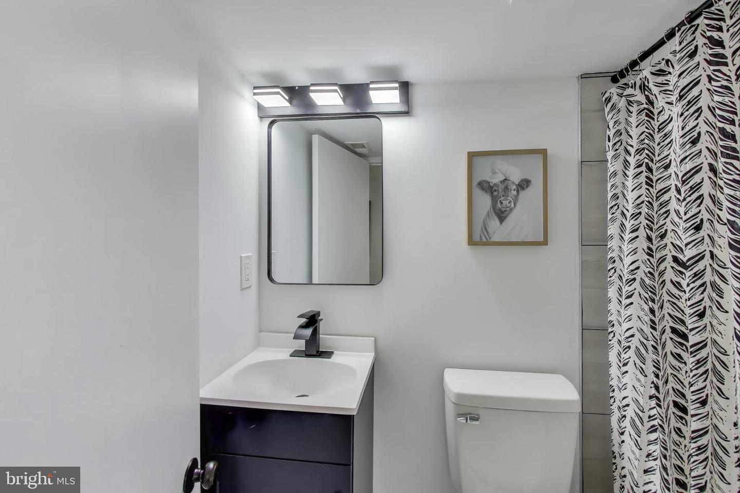 1721 L ST NE, WASHINGTON, District Of Columbia 20002, 2 Bedrooms Bedrooms, ,2 BathroomsBathrooms,Residential,For sale,1721 L ST NE,DCDC2241060 MLS # DCDC2241060