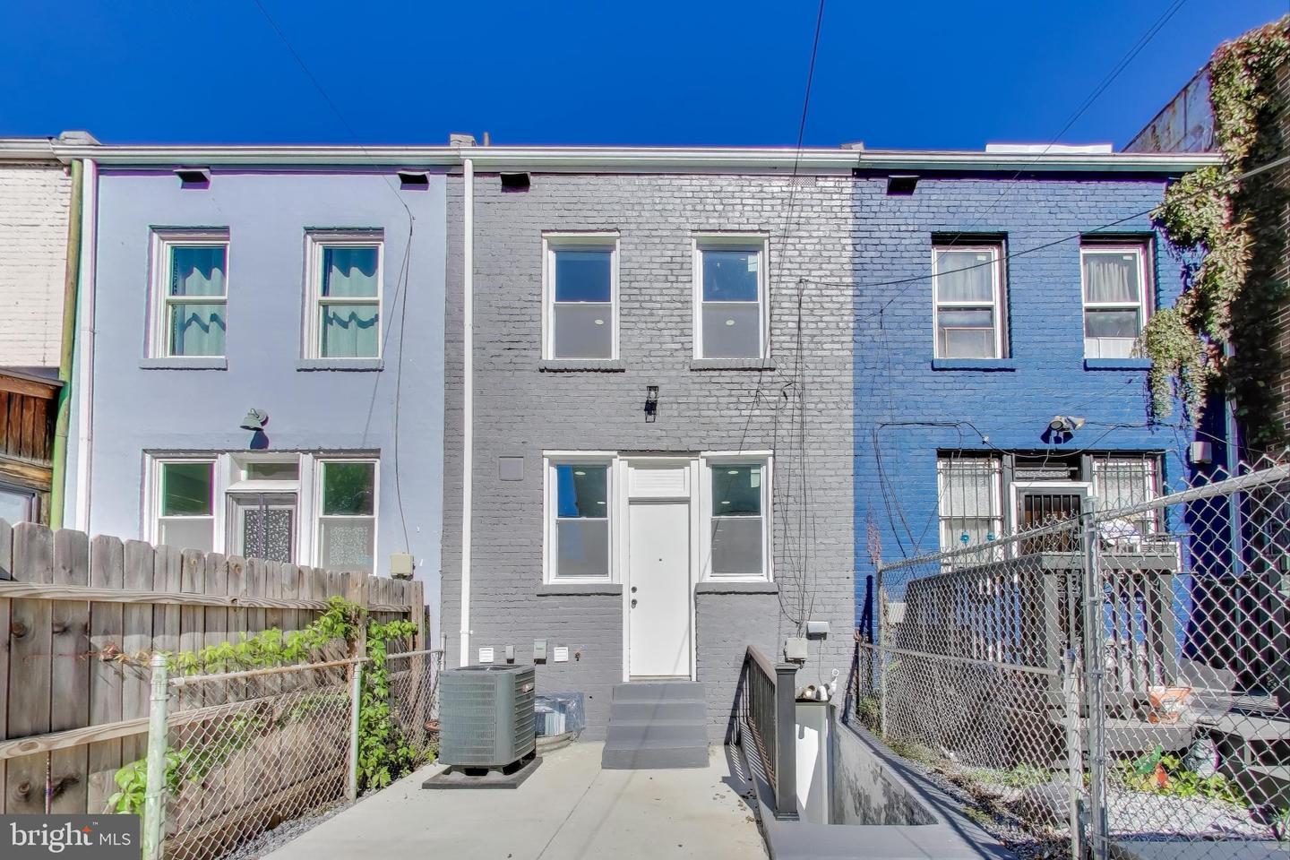 1721 L ST NE, WASHINGTON, District Of Columbia 20002, 2 Bedrooms Bedrooms, ,2 BathroomsBathrooms,Residential,For sale,1721 L ST NE,DCDC2241060 MLS # DCDC2241060