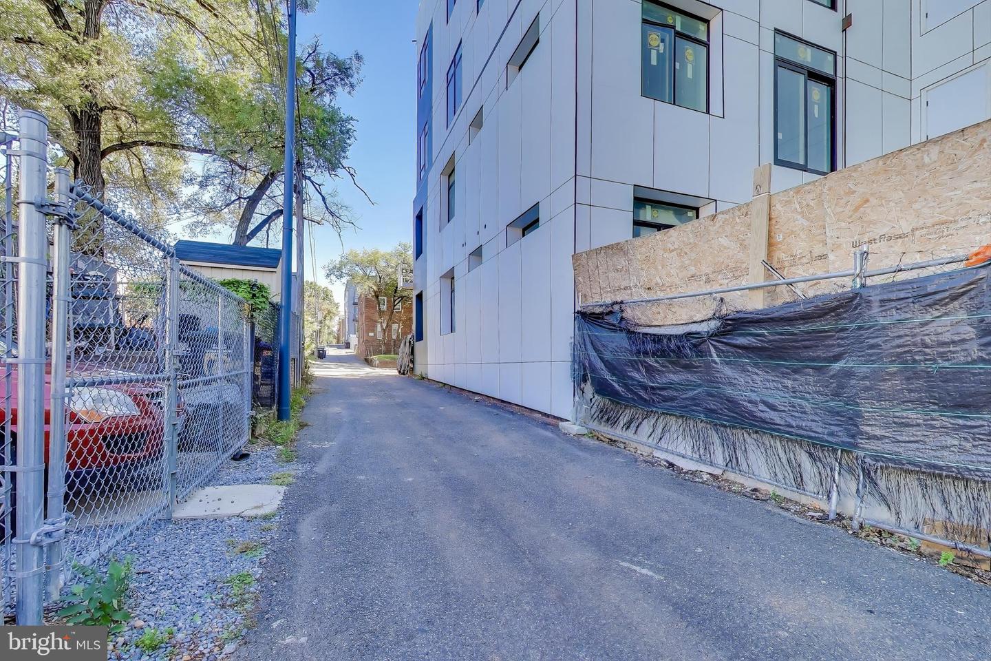 1721 L ST NE, WASHINGTON, District Of Columbia 20002, 2 Bedrooms Bedrooms, ,2 BathroomsBathrooms,Residential,For sale,1721 L ST NE,DCDC2241060 MLS # DCDC2241060