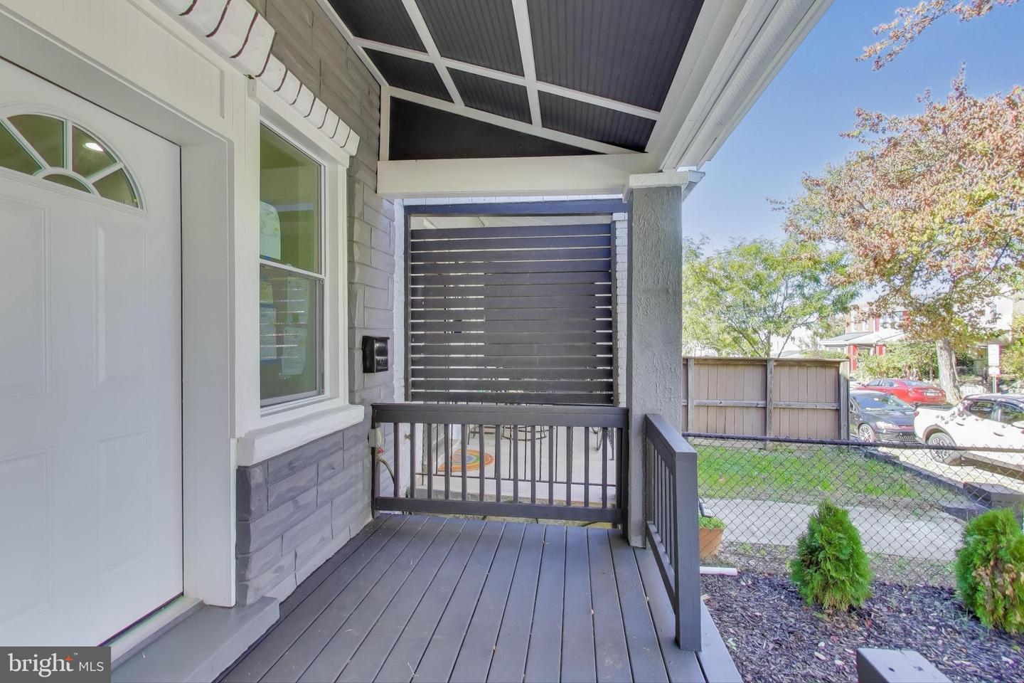 1721 L ST NE, WASHINGTON, District Of Columbia 20002, 2 Bedrooms Bedrooms, ,2 BathroomsBathrooms,Residential,For sale,1721 L ST NE,DCDC2241060 MLS # DCDC2241060