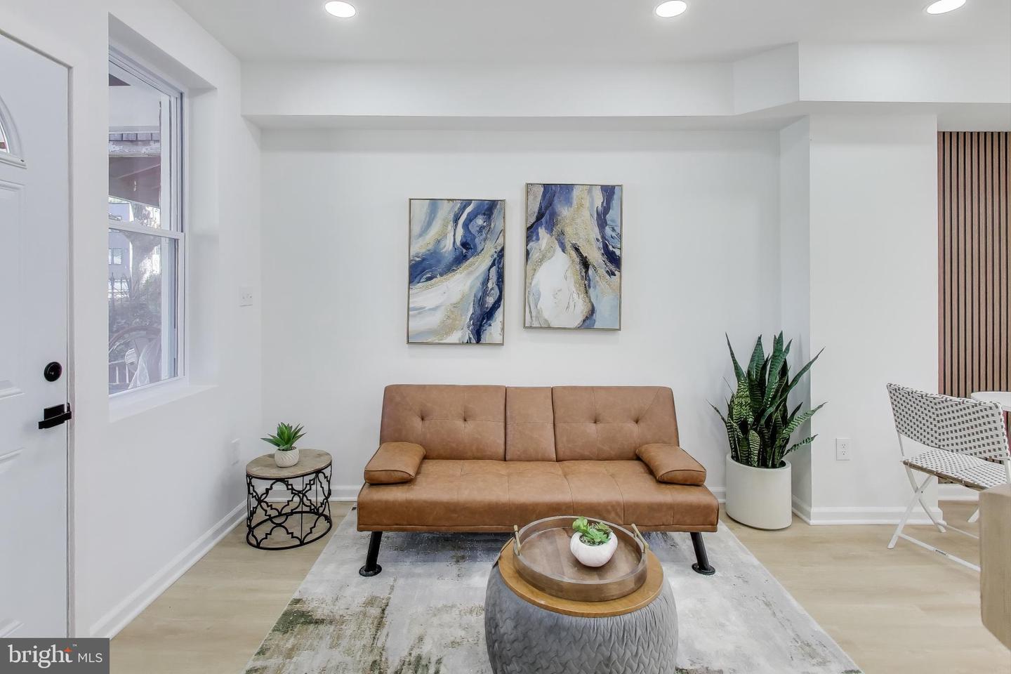 1721 L ST NE, WASHINGTON, District Of Columbia 20002, 2 Bedrooms Bedrooms, ,2 BathroomsBathrooms,Residential,For sale,1721 L ST NE,DCDC2241060 MLS # DCDC2241060