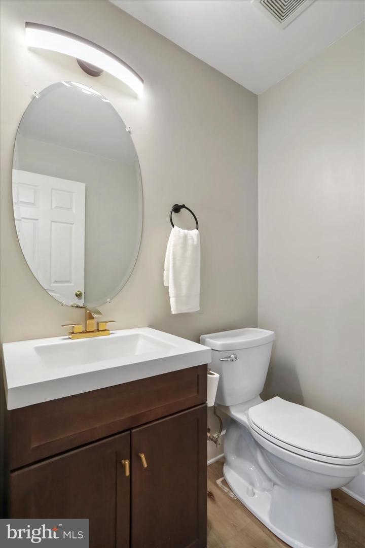 211 LYNNEHAVEN DR, WINCHESTER, Virginia 22602, 5 Bedrooms Bedrooms, ,3 BathroomsBathrooms,Residential,For sale,211 LYNNEHAVEN DR,VAFV2038860 MLS # VAFV2038860