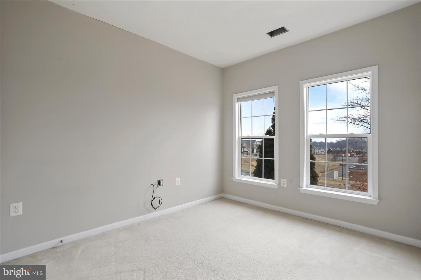 211 LYNNEHAVEN DR, WINCHESTER, Virginia 22602, 5 Bedrooms Bedrooms, ,3 BathroomsBathrooms,Residential,For sale,211 LYNNEHAVEN DR,VAFV2038860 MLS # VAFV2038860