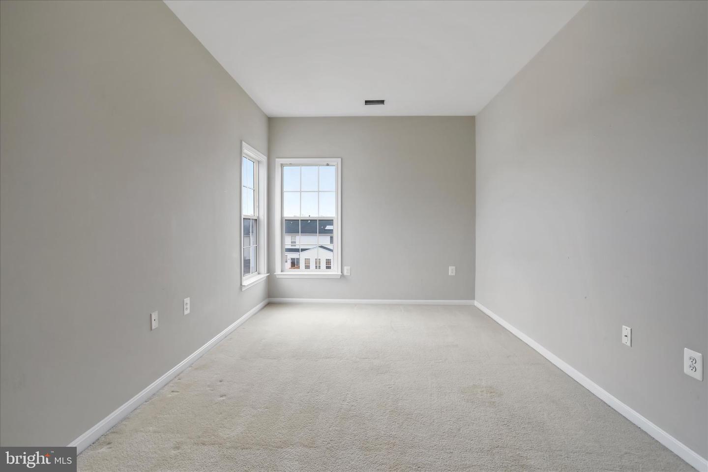 211 LYNNEHAVEN DR, WINCHESTER, Virginia 22602, 5 Bedrooms Bedrooms, ,3 BathroomsBathrooms,Residential,For sale,211 LYNNEHAVEN DR,VAFV2038860 MLS # VAFV2038860