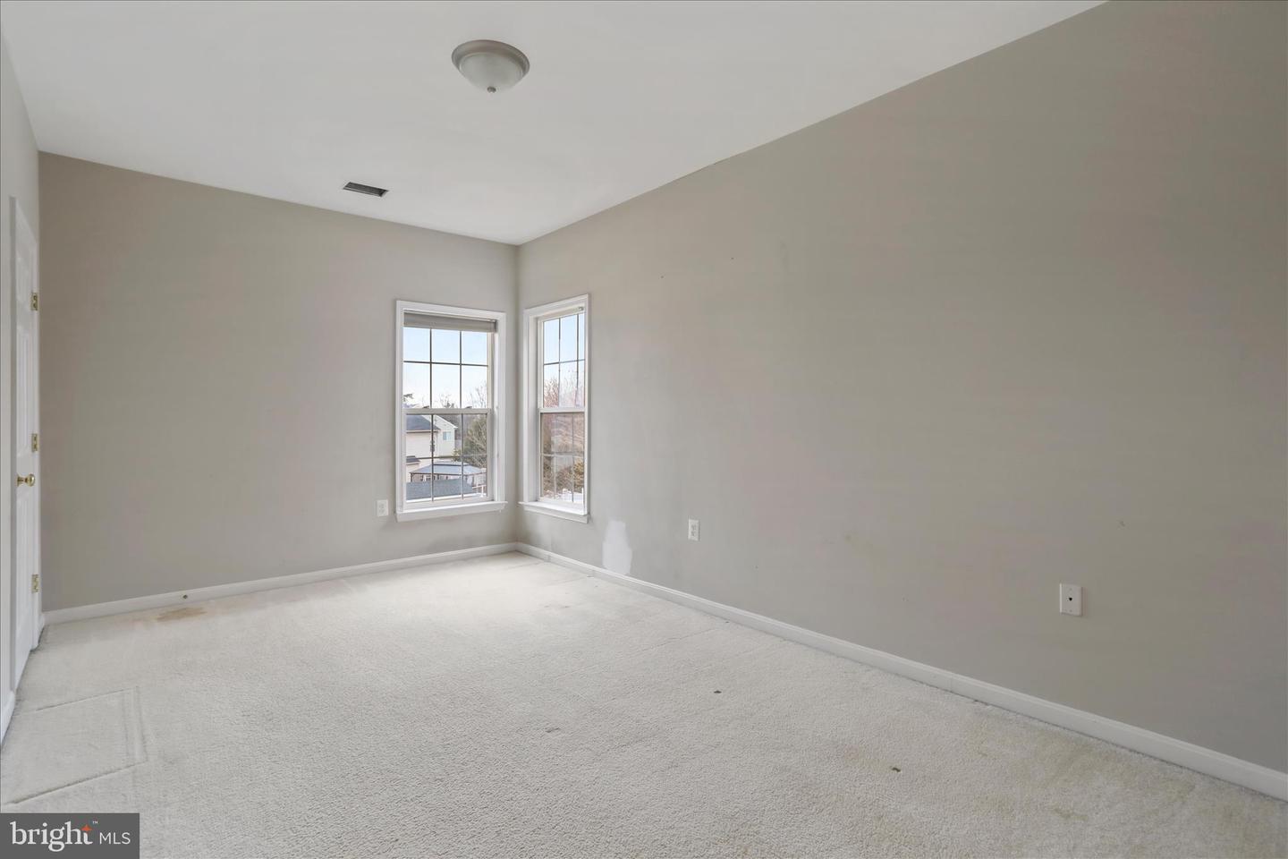 211 LYNNEHAVEN DR, WINCHESTER, Virginia 22602, 5 Bedrooms Bedrooms, ,3 BathroomsBathrooms,Residential,For sale,211 LYNNEHAVEN DR,VAFV2038860 MLS # VAFV2038860