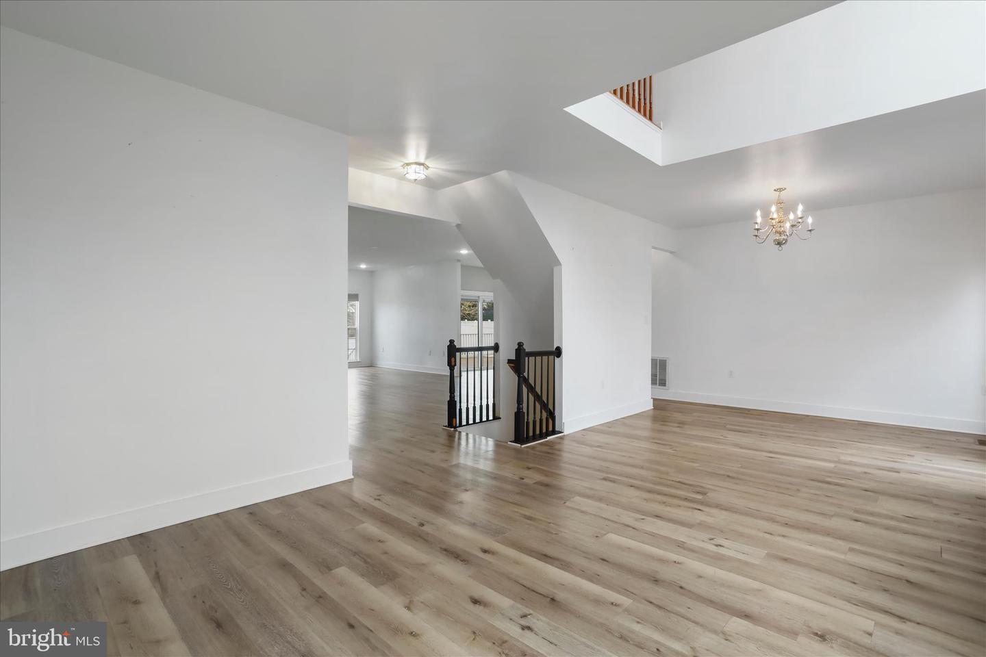 211 LYNNEHAVEN DR, WINCHESTER, Virginia 22602, 5 Bedrooms Bedrooms, ,3 BathroomsBathrooms,Residential,For sale,211 LYNNEHAVEN DR,VAFV2038860 MLS # VAFV2038860