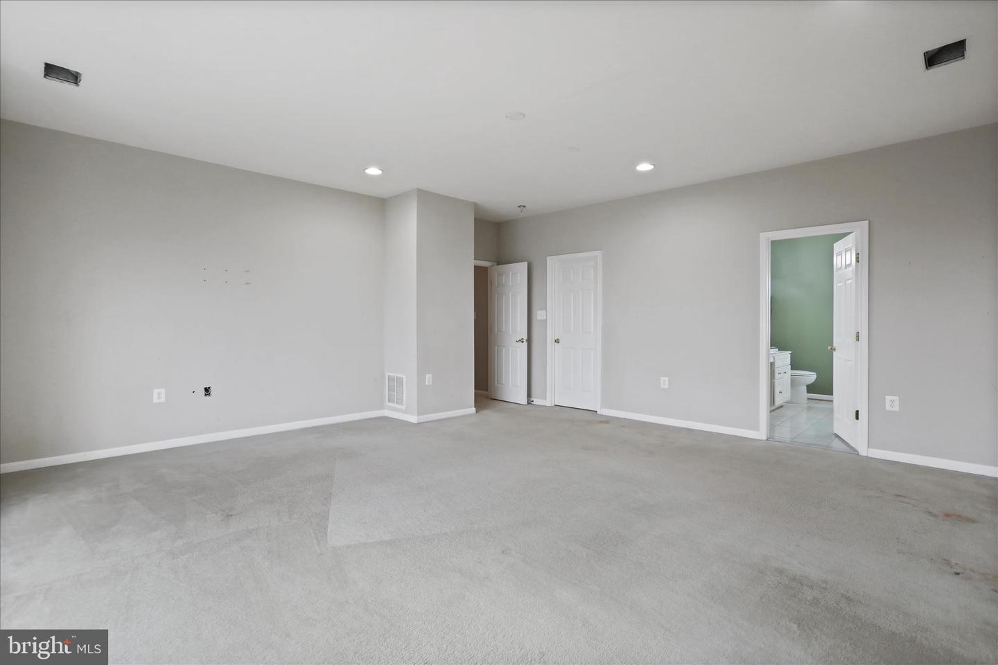 211 LYNNEHAVEN DR, WINCHESTER, Virginia 22602, 5 Bedrooms Bedrooms, ,3 BathroomsBathrooms,Residential,For sale,211 LYNNEHAVEN DR,VAFV2038860 MLS # VAFV2038860