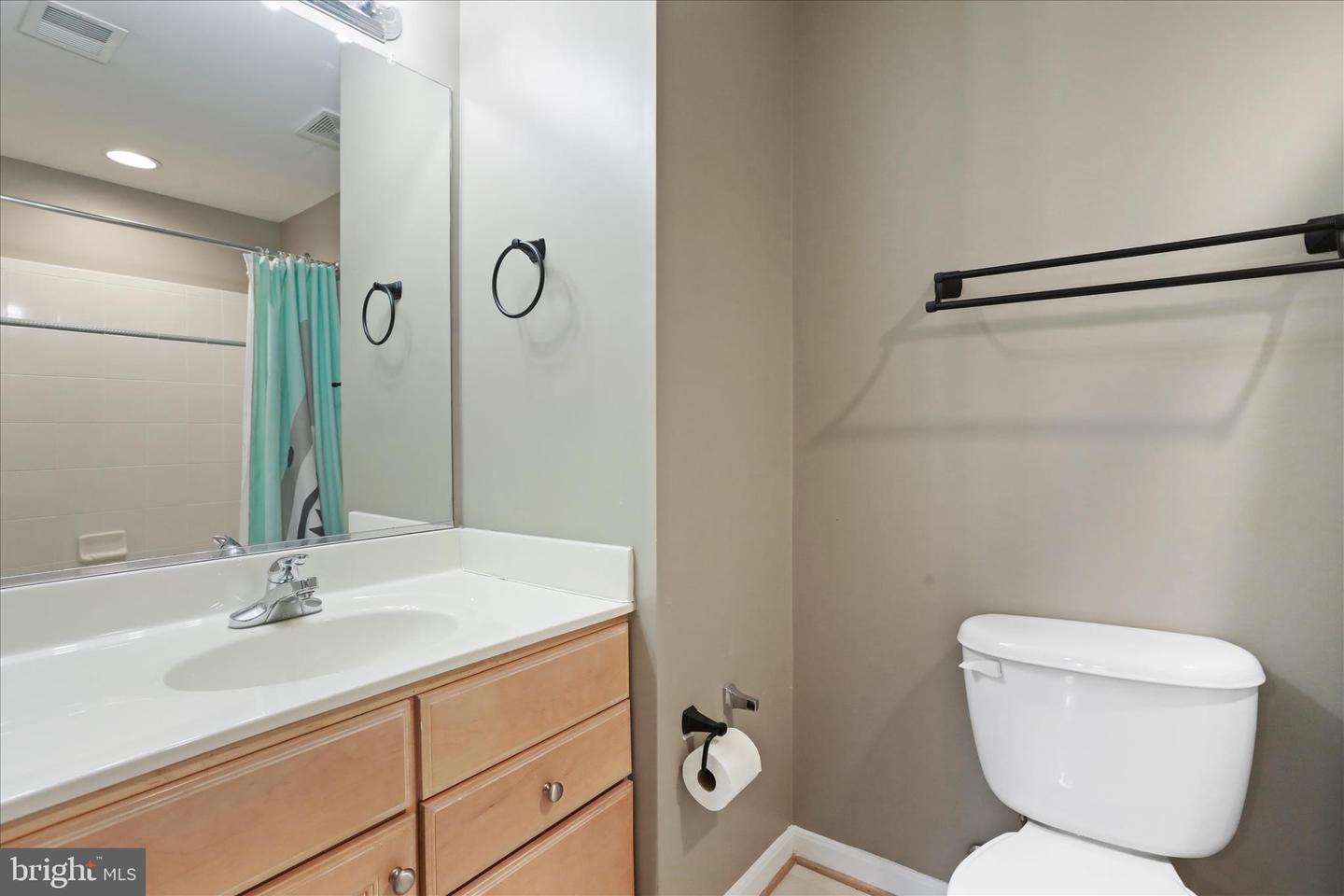 211 LYNNEHAVEN DR, WINCHESTER, Virginia 22602, 5 Bedrooms Bedrooms, ,3 BathroomsBathrooms,Residential,For sale,211 LYNNEHAVEN DR,VAFV2038860 MLS # VAFV2038860