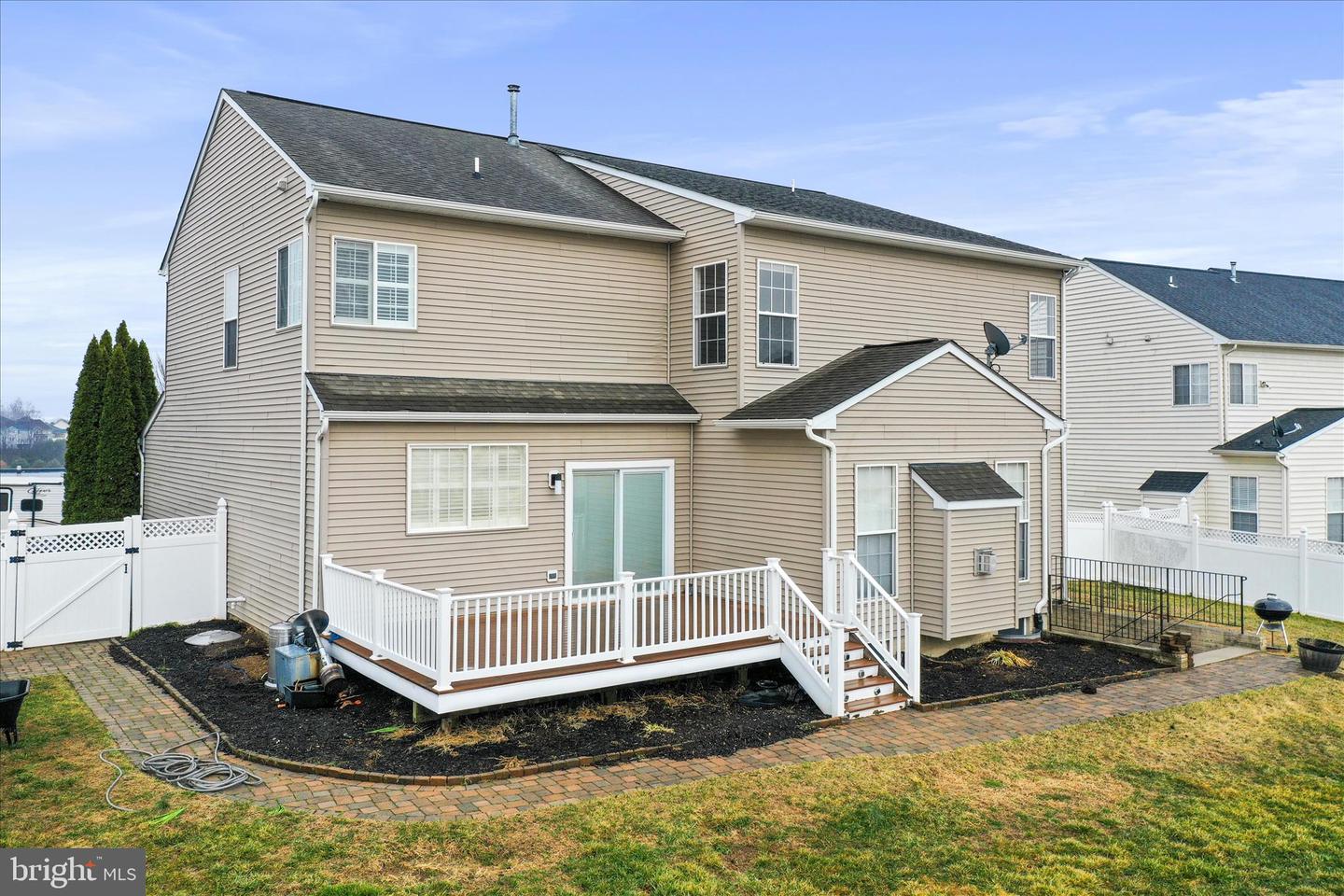 211 LYNNEHAVEN DR, WINCHESTER, Virginia 22602, 5 Bedrooms Bedrooms, ,3 BathroomsBathrooms,Residential,For sale,211 LYNNEHAVEN DR,VAFV2038860 MLS # VAFV2038860