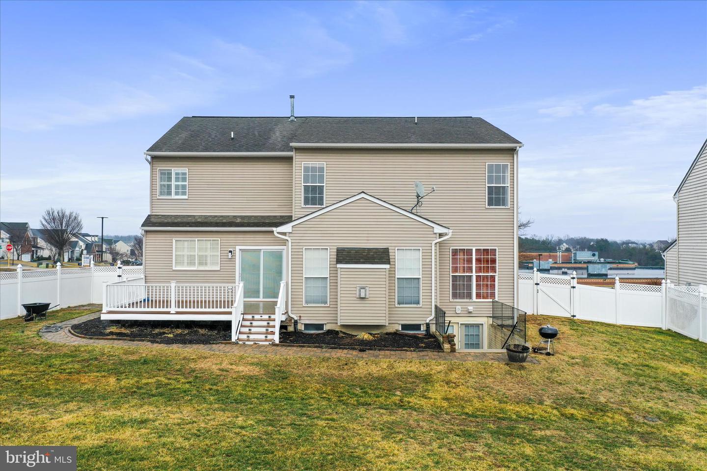 211 LYNNEHAVEN DR, WINCHESTER, Virginia 22602, 5 Bedrooms Bedrooms, ,3 BathroomsBathrooms,Residential,For sale,211 LYNNEHAVEN DR,VAFV2038860 MLS # VAFV2038860