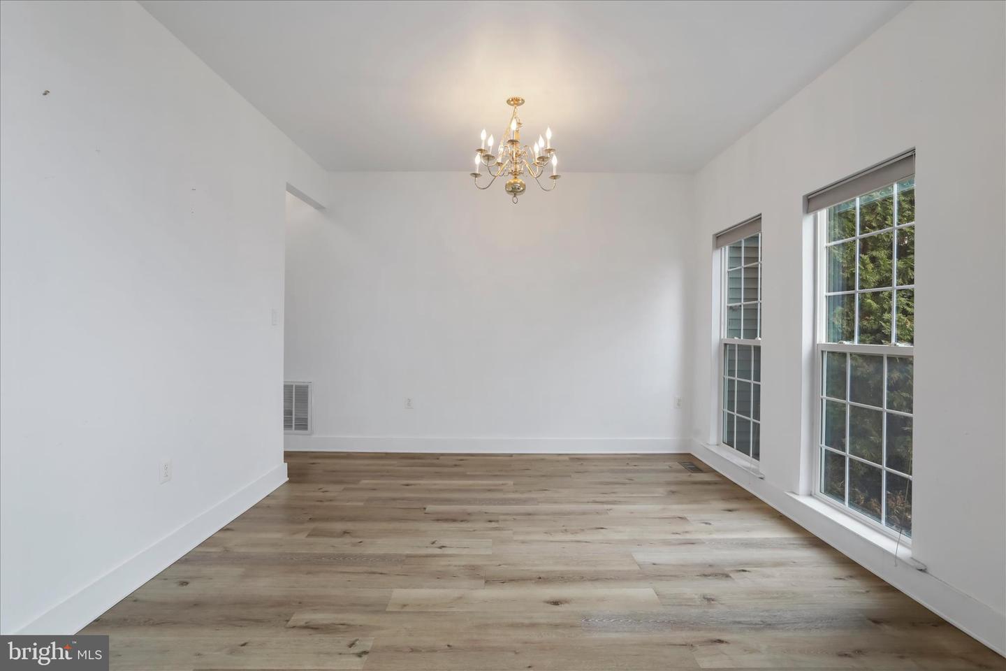 211 LYNNEHAVEN DR, WINCHESTER, Virginia 22602, 5 Bedrooms Bedrooms, ,3 BathroomsBathrooms,Residential,For sale,211 LYNNEHAVEN DR,VAFV2038860 MLS # VAFV2038860