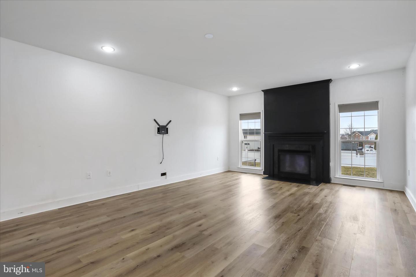 211 LYNNEHAVEN DR, WINCHESTER, Virginia 22602, 5 Bedrooms Bedrooms, ,3 BathroomsBathrooms,Residential,For sale,211 LYNNEHAVEN DR,VAFV2038860 MLS # VAFV2038860