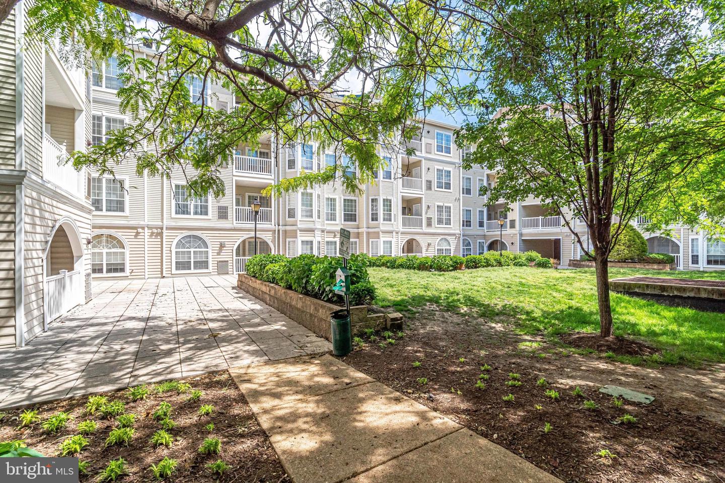 4560 STRUTFIELD LN #1110, ALEXANDRIA, Virginia 22311, 1 Bedroom Bedrooms, ,1 BathroomBathrooms,Residential,For sale,4560 STRUTFIELD LN #1110,VAAX2053152 MLS # VAAX2053152 4560 STRUTFIELD LN #1110, ALEXANDRIA, Virginia 22311, 1 Bedroom Bedrooms, ,1 BathroomBathrooms,Residential,For sale,4560 STRUTFIELD LN #1110,VAAX2053152 MLS # VAAX2053152