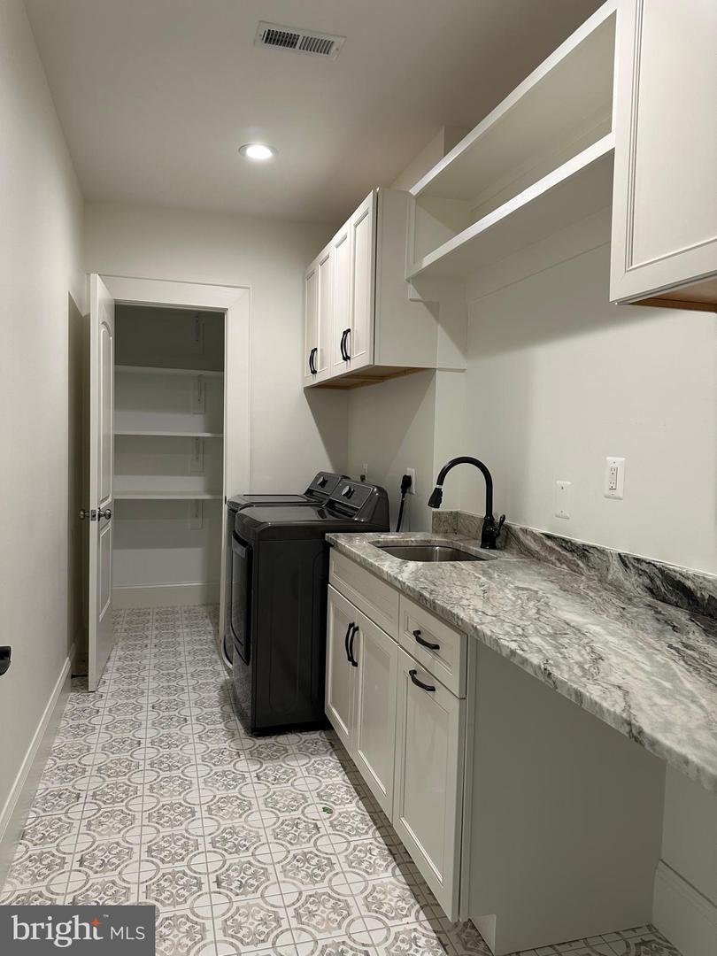 4147 OLD COLUMBIA PIKE, ANNANDALE, Virginia 22003, 6 Bedrooms Bedrooms, ,6 BathroomsBathrooms,Residential,For sale,4147 OLD COLUMBIA PIKE,VAFX2285884 MLS # VAFX2285884