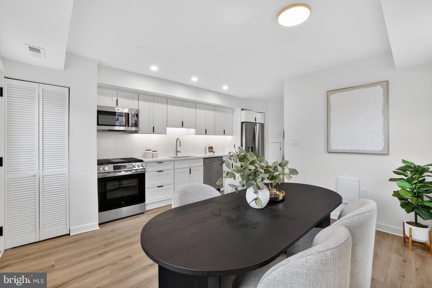 777 18TH ST NE, WASHINGTON, District Of Columbia 20002, 3 Bedrooms Bedrooms, 5 Rooms Rooms,2 BathroomsBathrooms,Residential,For sale,777 18TH ST NE,DCDC2241616 MLS # DCDC2241616