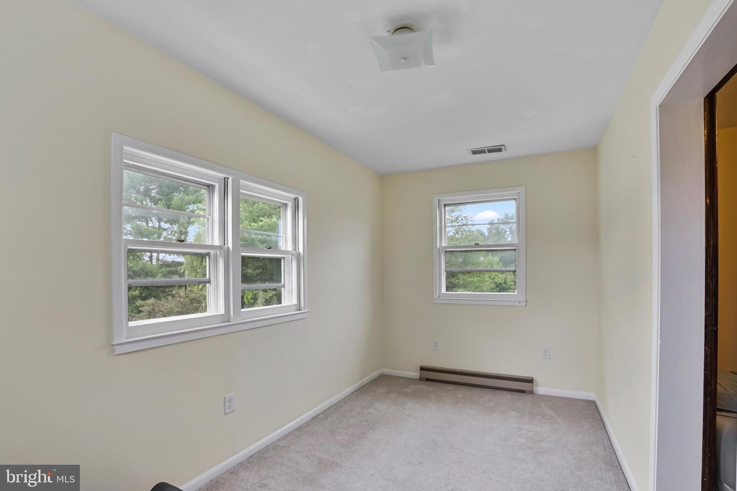 200 S ORCHARD DR, PURCELLVILLE, Virginia 20132, 4 Bedrooms Bedrooms, 12 Rooms Rooms,2 BathroomsBathrooms,Residential,For sale,200 S ORCHARD DR,VALO2114152 MLS # VALO2114152